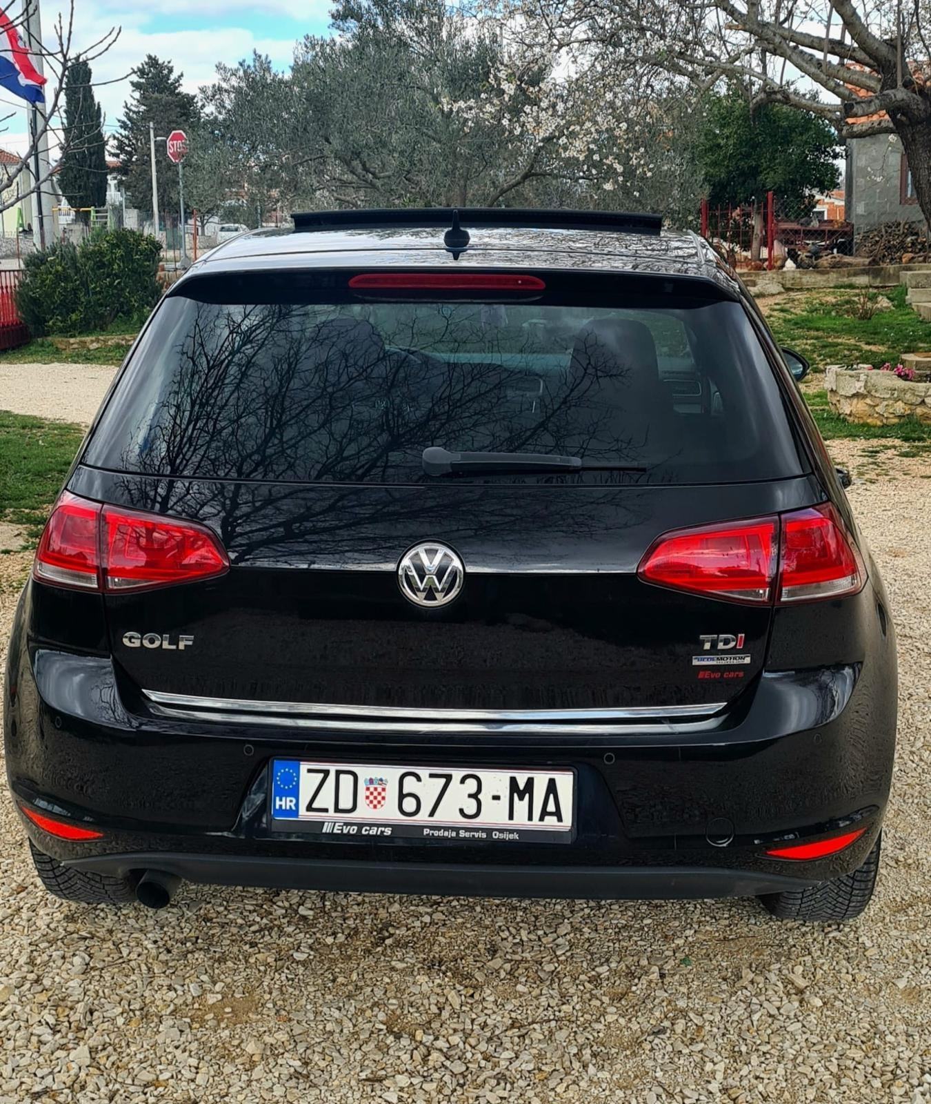 VW Golf 7 1.6 TDI - FULL OPREMA (Panorama, ACC), Reg. 05/2027!, fotografija 5