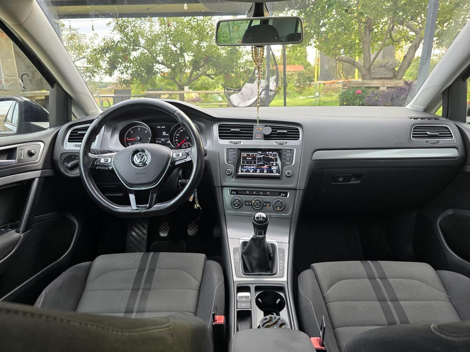 VW Golf 7 1.6 TDI - FULL OPREMA (Panorama, ACC), Reg. 05/2027!, fotografija 9