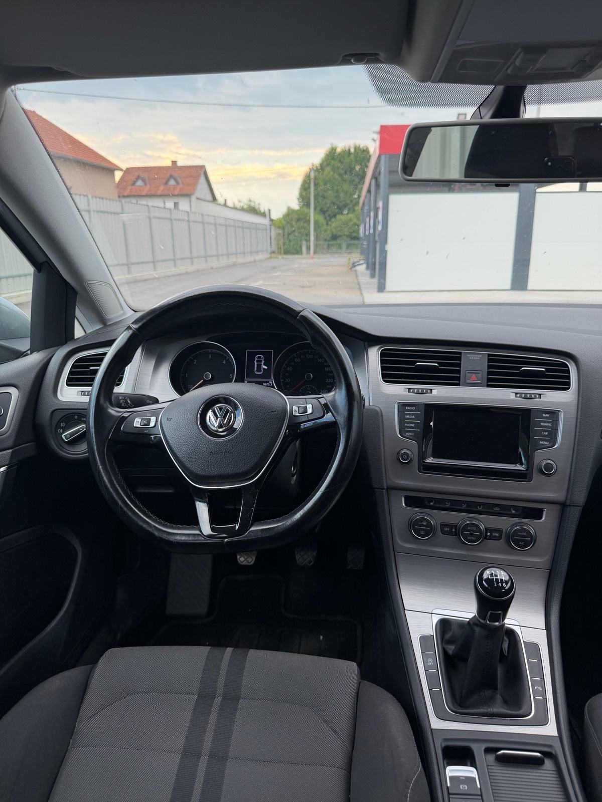 VW Golf 7 1,6 TDI BMT 2015 TOP STANJE!, fotografija 11