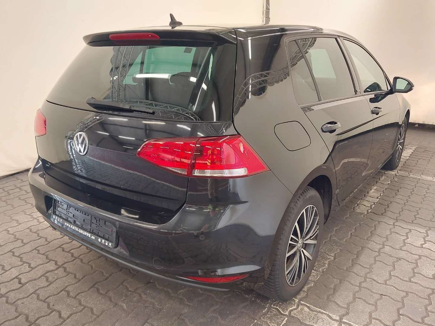 VW Golf 7 1,6 TDI BMT ALLSTAR NAV,GRIJ.SJED,VELIKI SERVIS,4.205,10€*3, fotografija 4