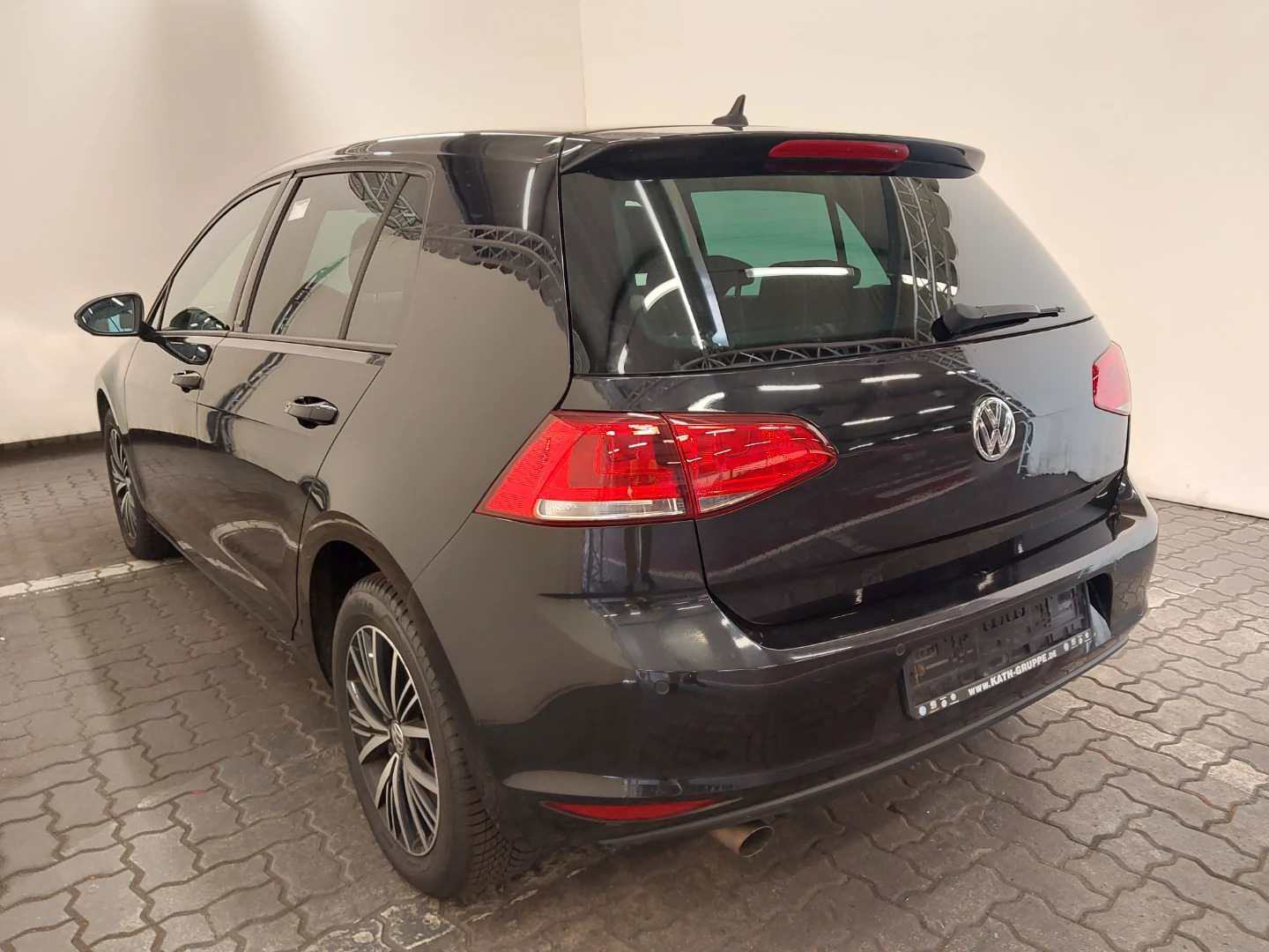 VW Golf 7 1,6 TDI BMT ALLSTAR NAV,GRIJ.SJED,VELIKI SERVIS,4.205,10€*3, fotografija 3