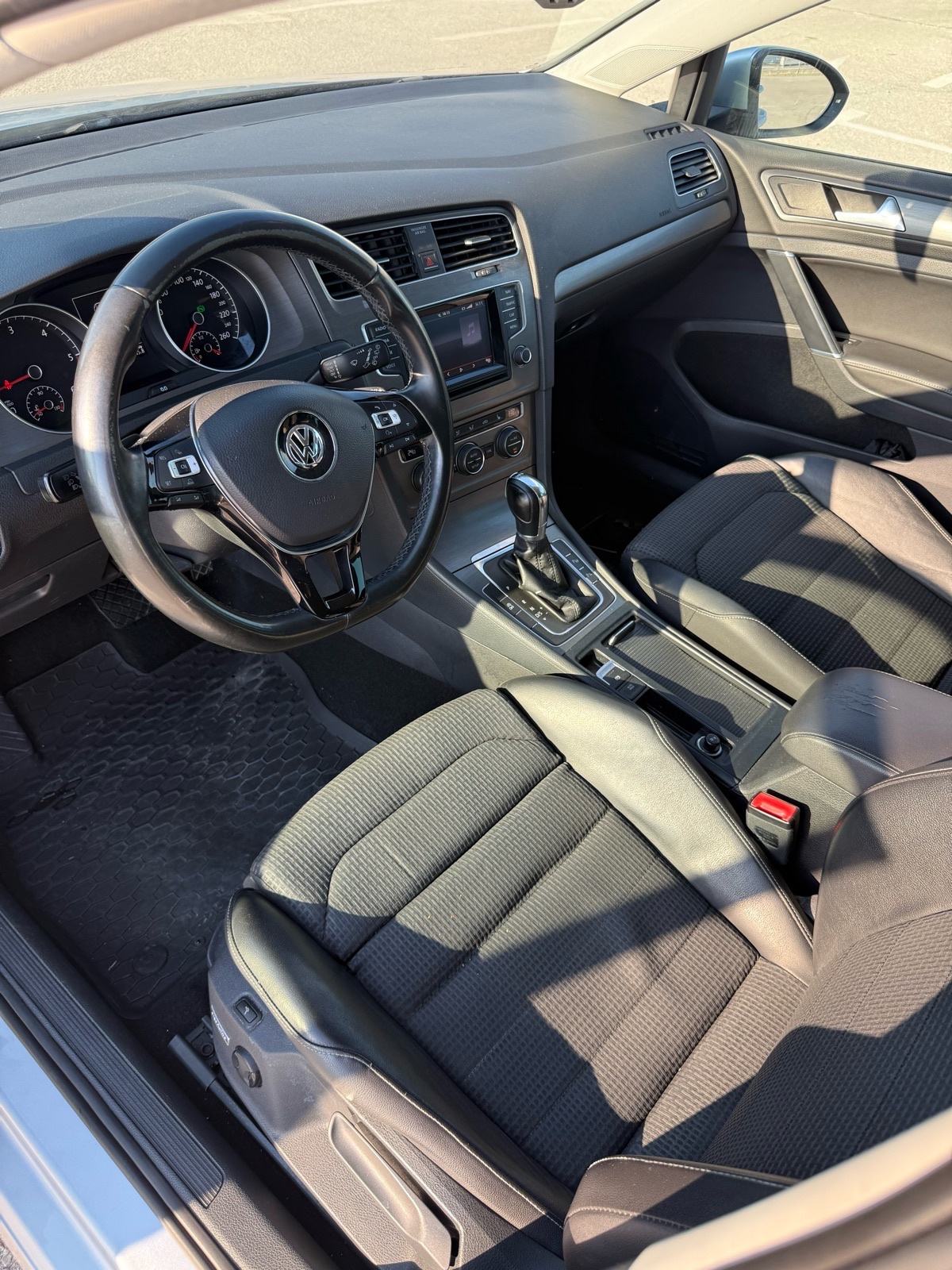 VW Golf 7 1,6 TDI BMT automatik, fotografija 9