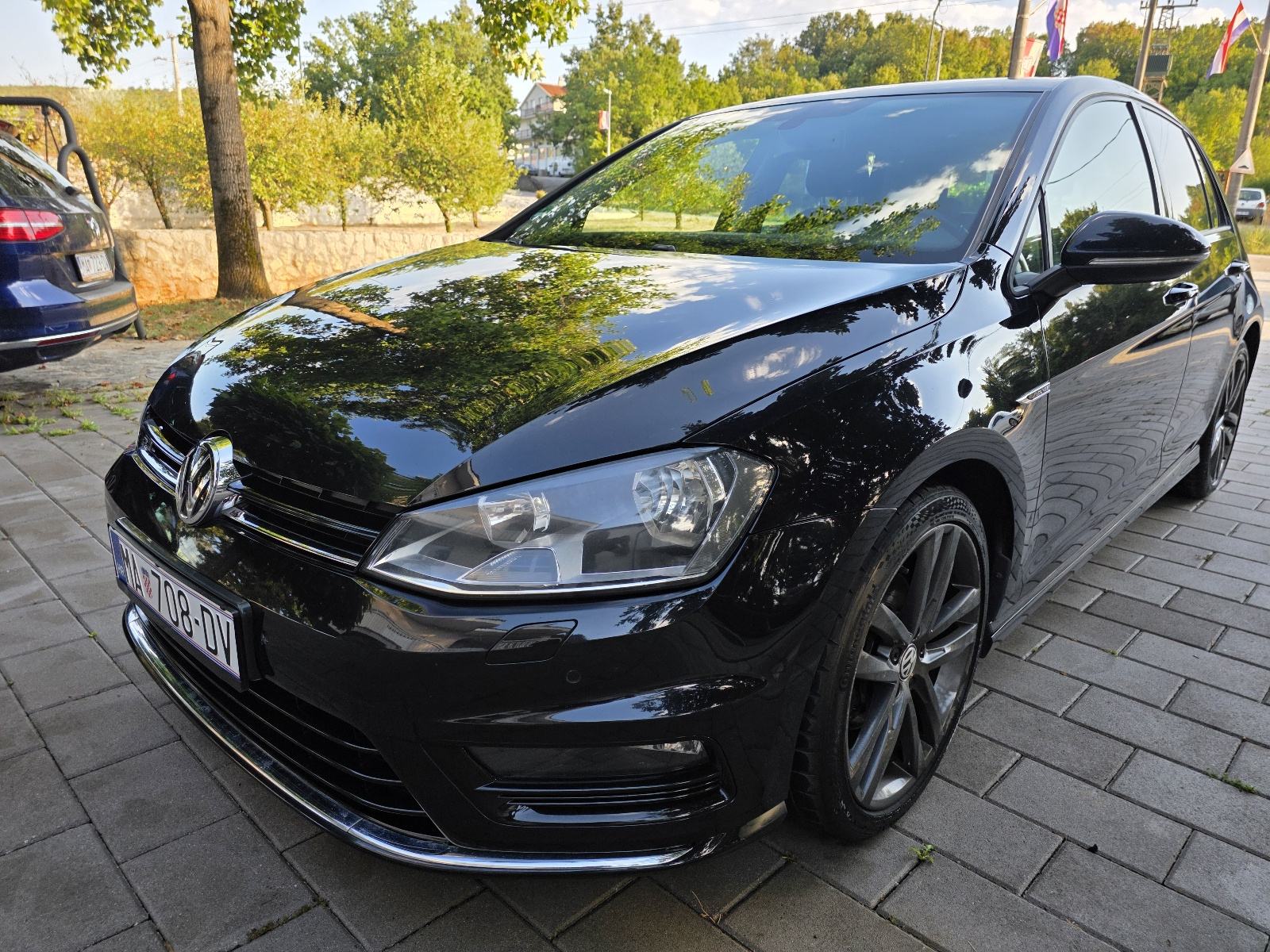 VW Golf 7 1,6 TDI R-LINE DSG automatik, fotografija 3