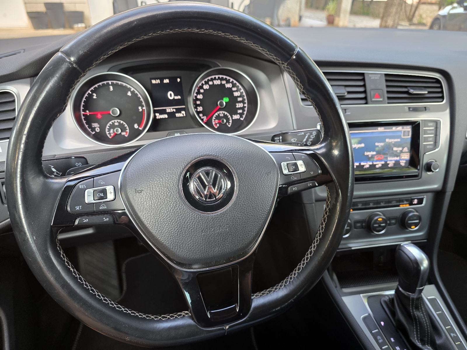 VW Golf 7 1,6 TDI R-LINE DSG automatik, fotografija 13