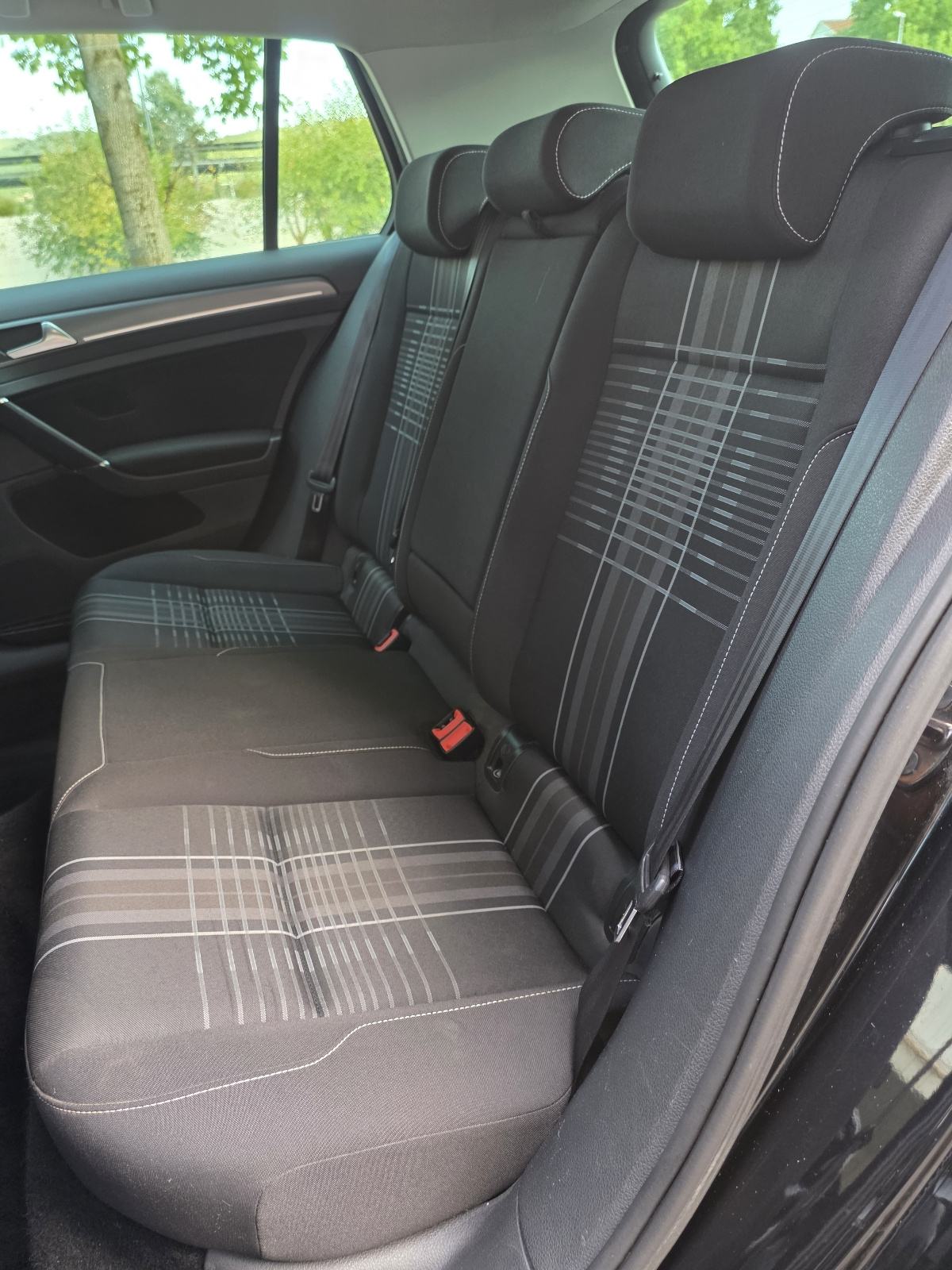 VW Golf 7 1,6 TDI R-LINE DSG automatik, fotografija 17