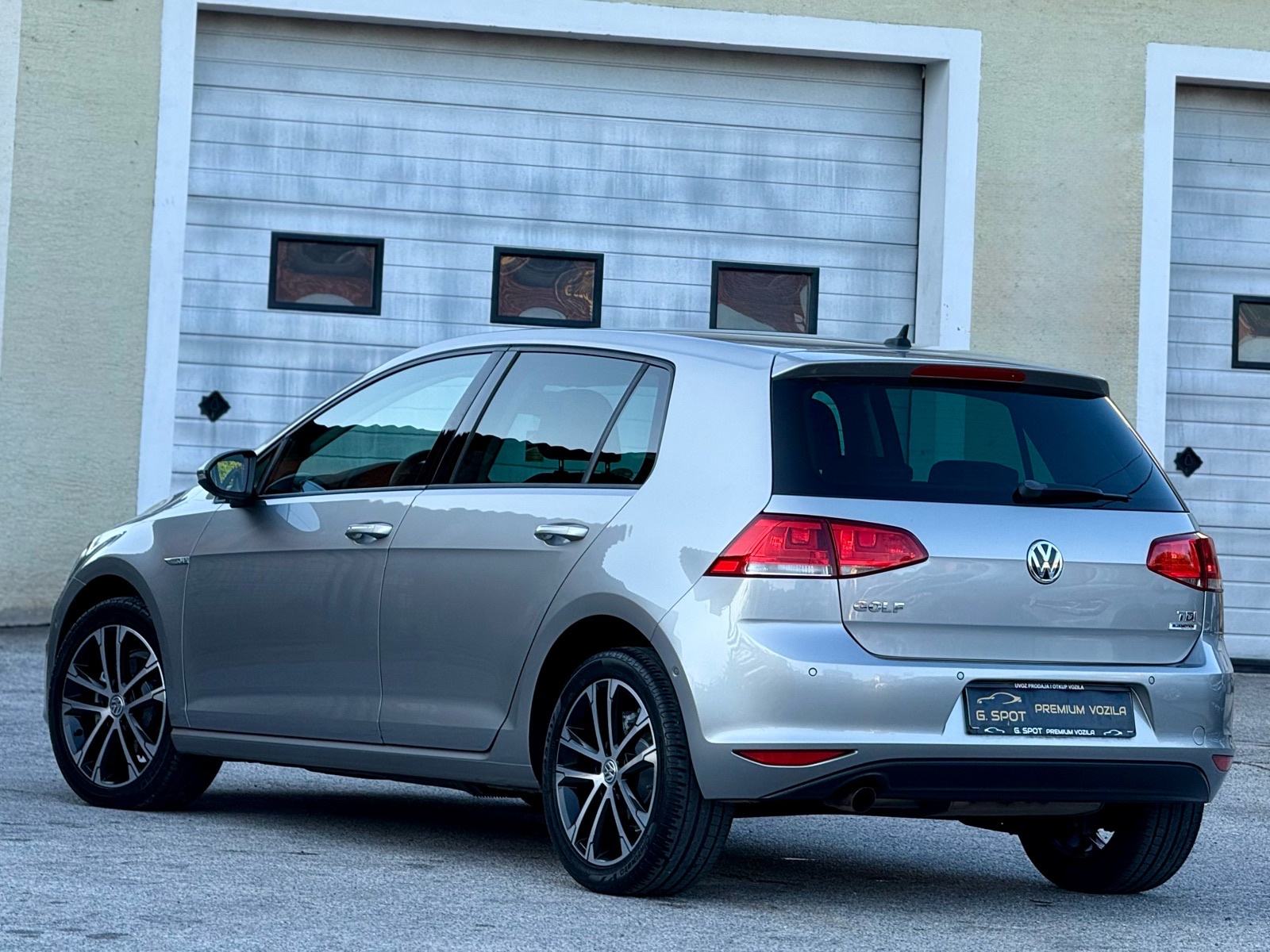 VW Golf 7 1,6 TDI BMT *CUP OPREMA*150TKM*NAVI*PDC*ALU17’*, fotografija 3