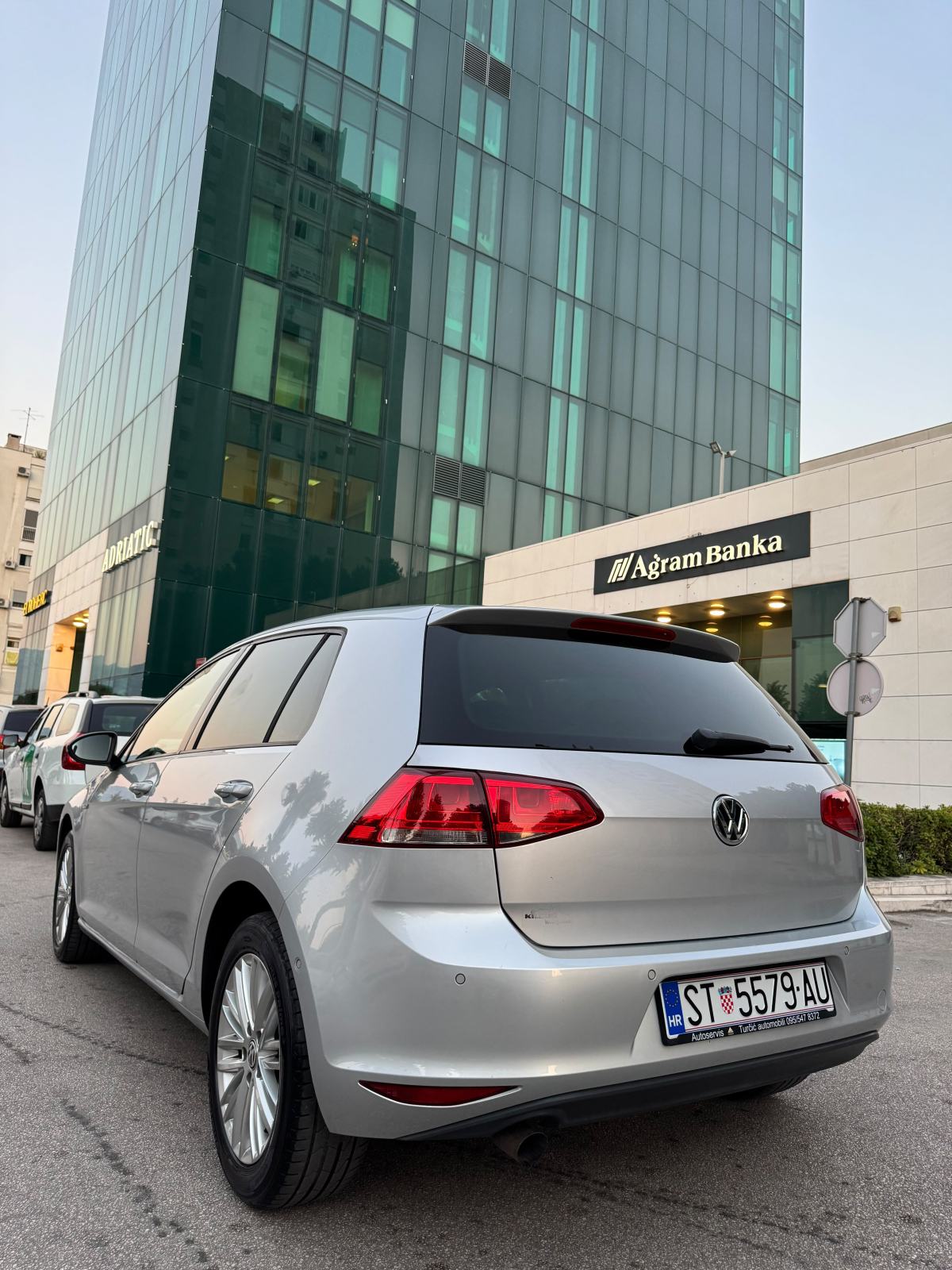 VW Golf 7 1,6 TDI BMT Cup park senzori 198tkm orig servisna knjiga, fotografija 13
