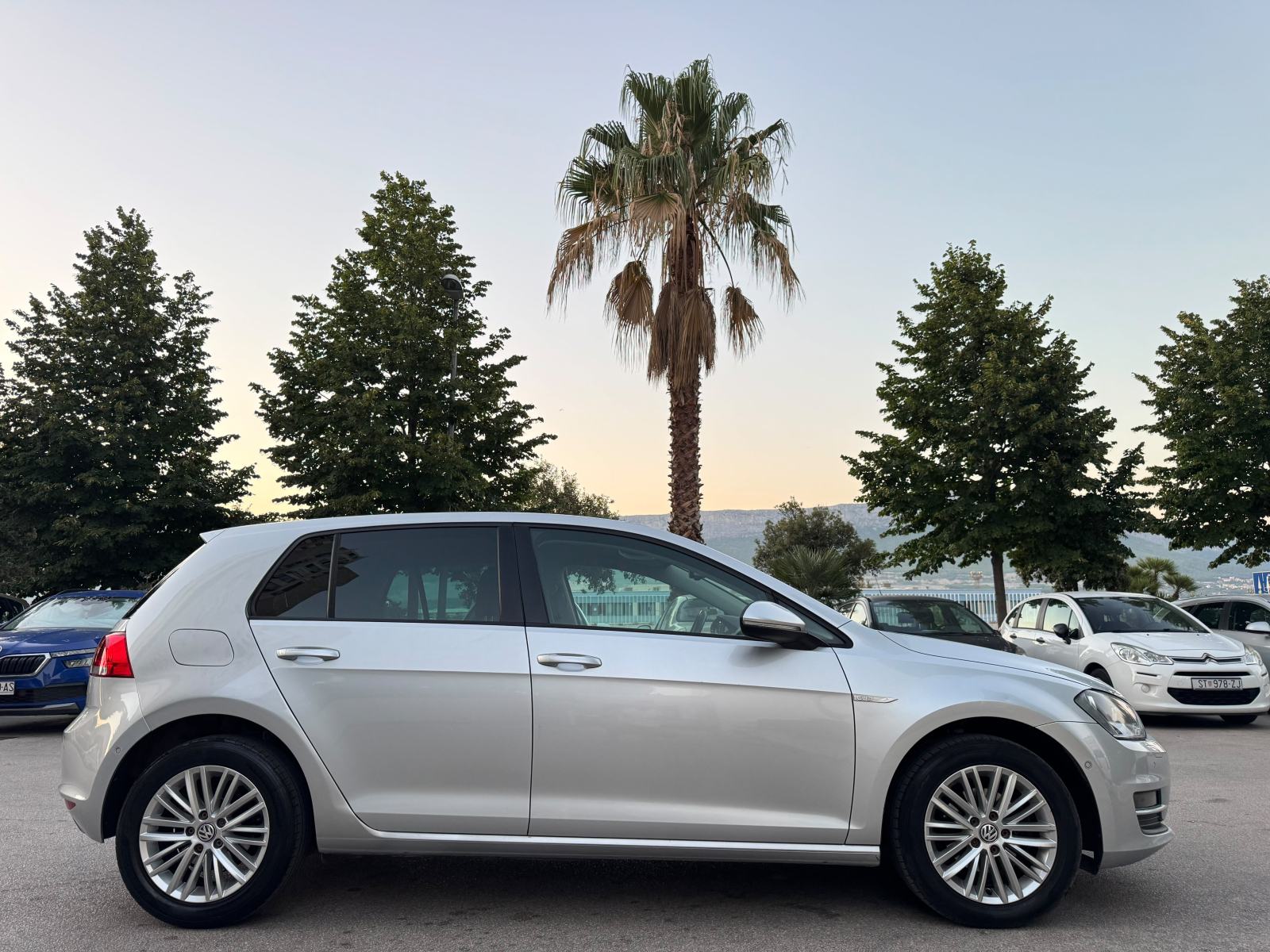 VW Golf 7 1,6 TDI BMT Cup park senzori 198tkm orig servisna knjiga, fotografija 17