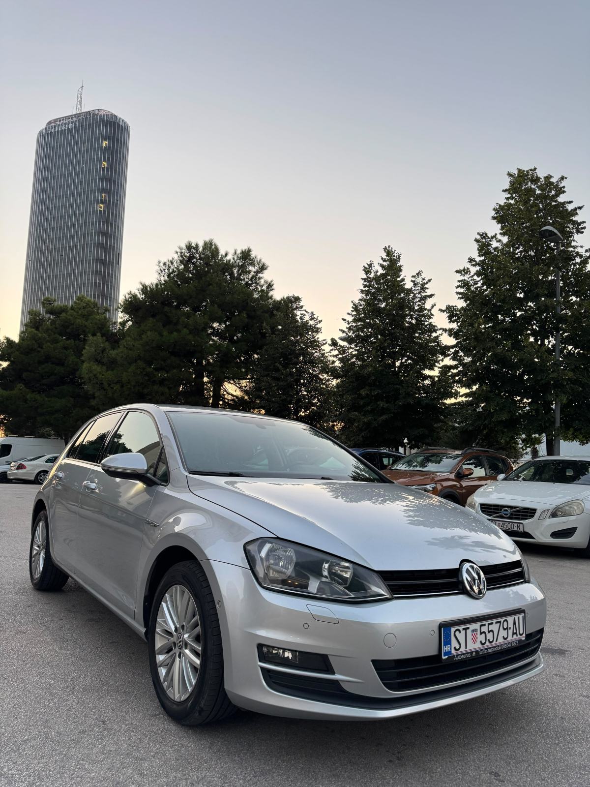 VW Golf 7 1,6 TDI BMT Cup park senzori 198tkm orig servisna knjiga, fotografija 2
