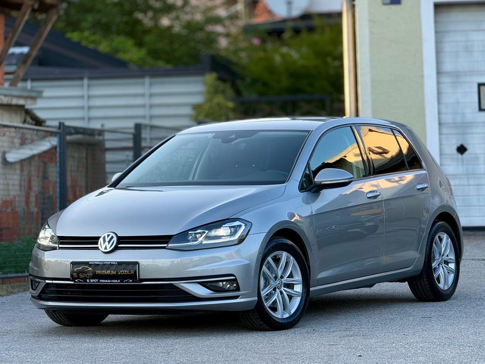 VW Golf 7 1,6 TDI BMT DSG *AUTOMATIK*HIGH LINE*MATRIX LED*KAMERA*U PDV, fotografija 1