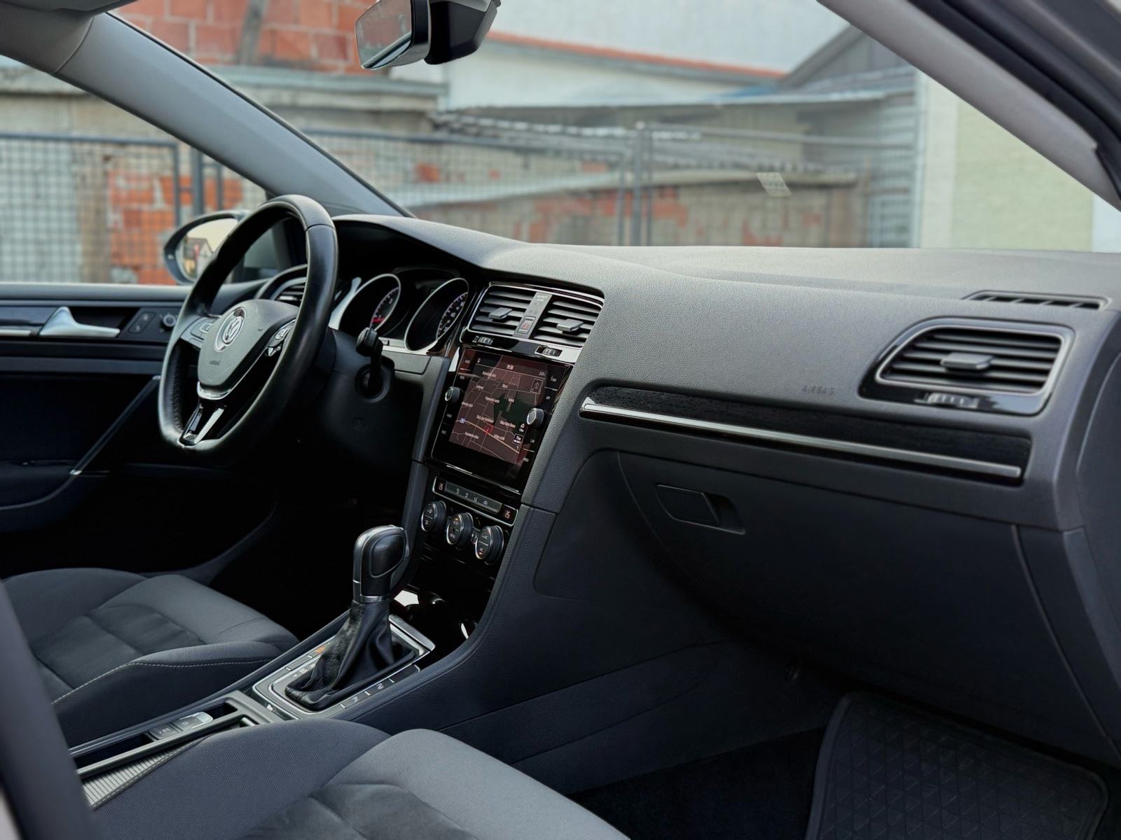 VW Golf 7 1,6 TDI BMT DSG *AUTOMATIK*HIGH LINE*MATRIX LED*KAMERA*U PDV, fotografija 13