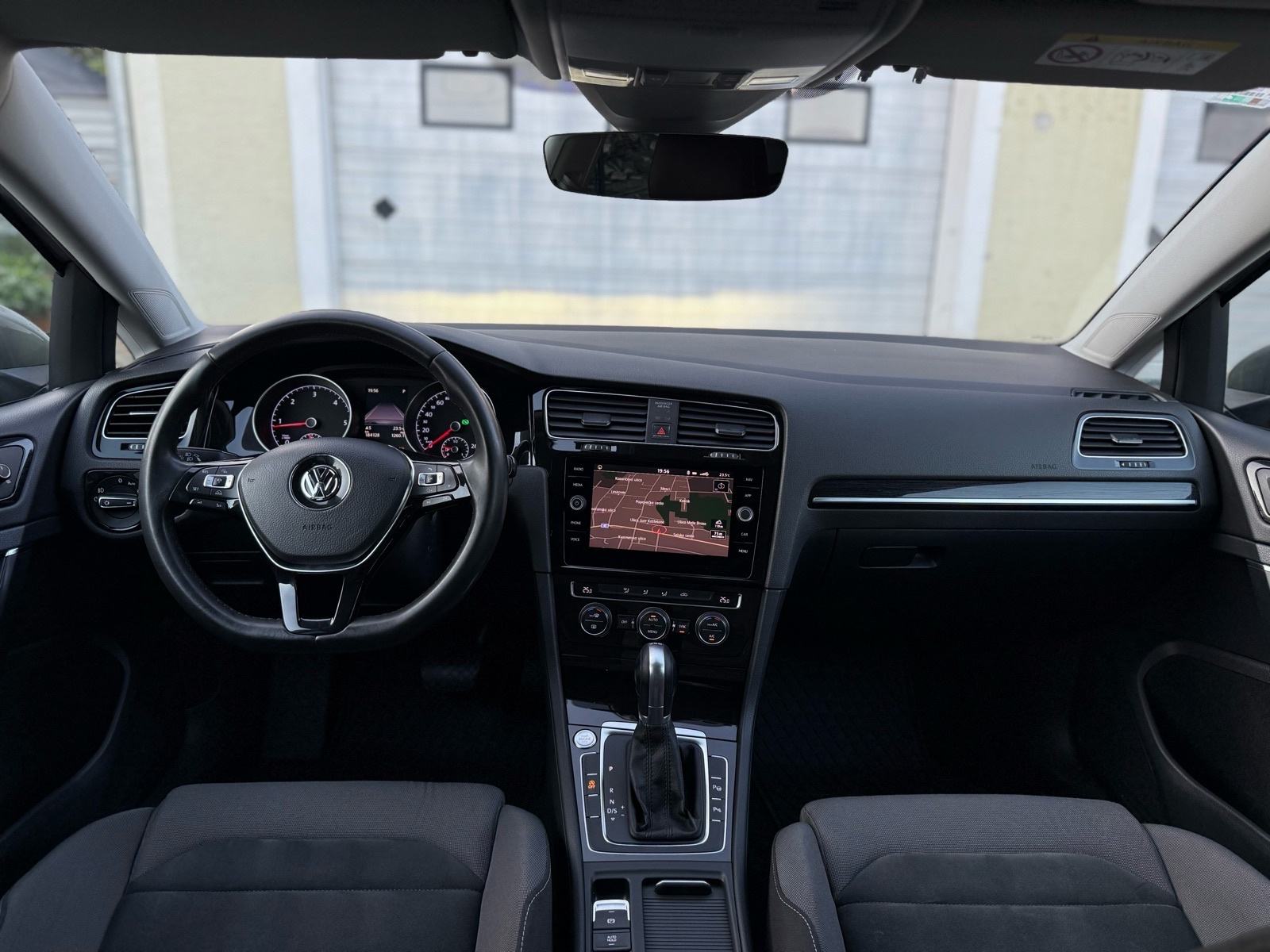 VW Golf 7 1,6 TDI BMT DSG *AUTOMATIK*HIGH LINE*MATRIX LED*KAMERA*U PDV, fotografija 11