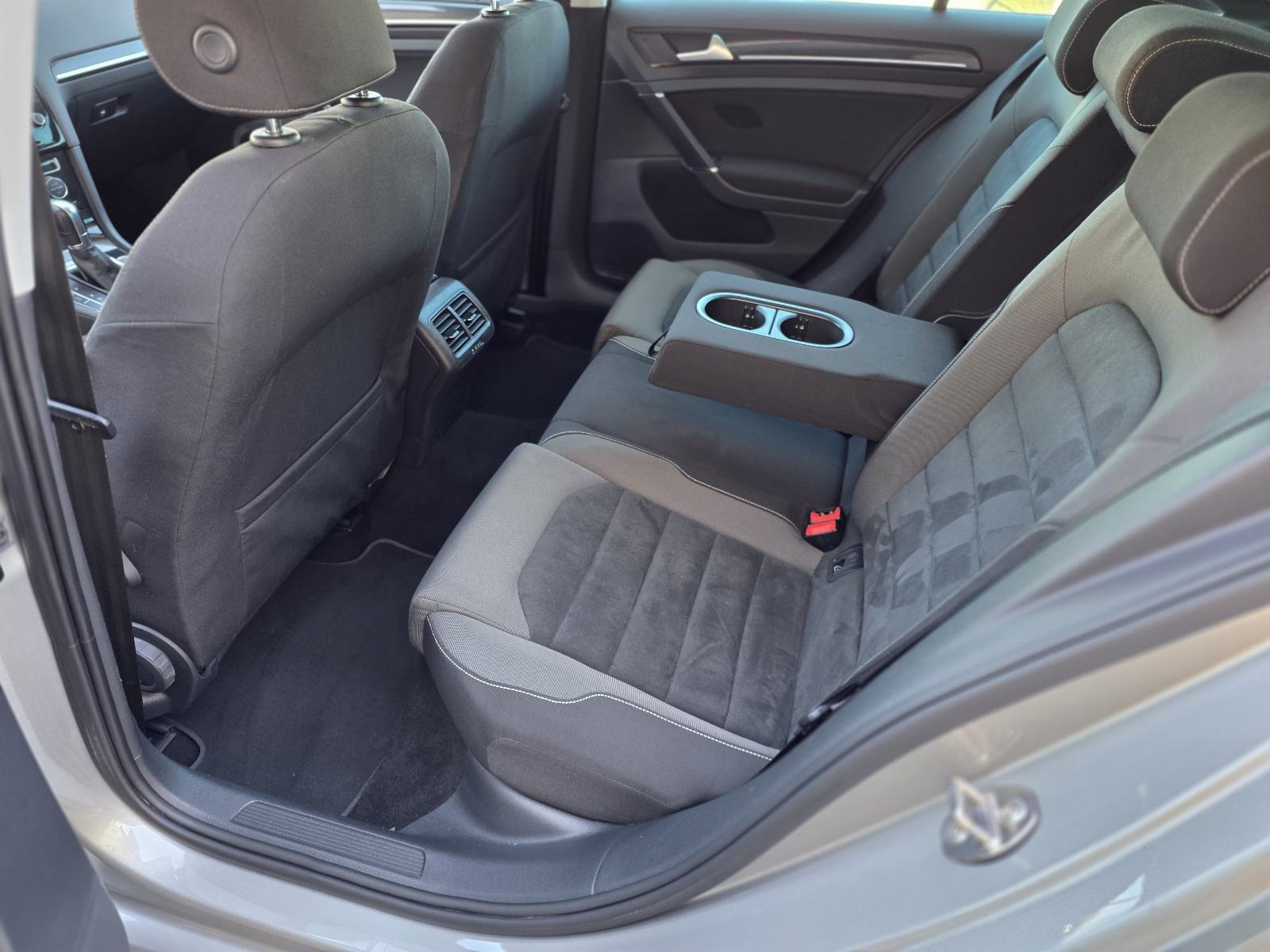 VW Golf 7 1,6 TDI BMT DSG - NAVIGACIJA, TEMPOMAT! JAMSTVO 12MJ., fotografija 15