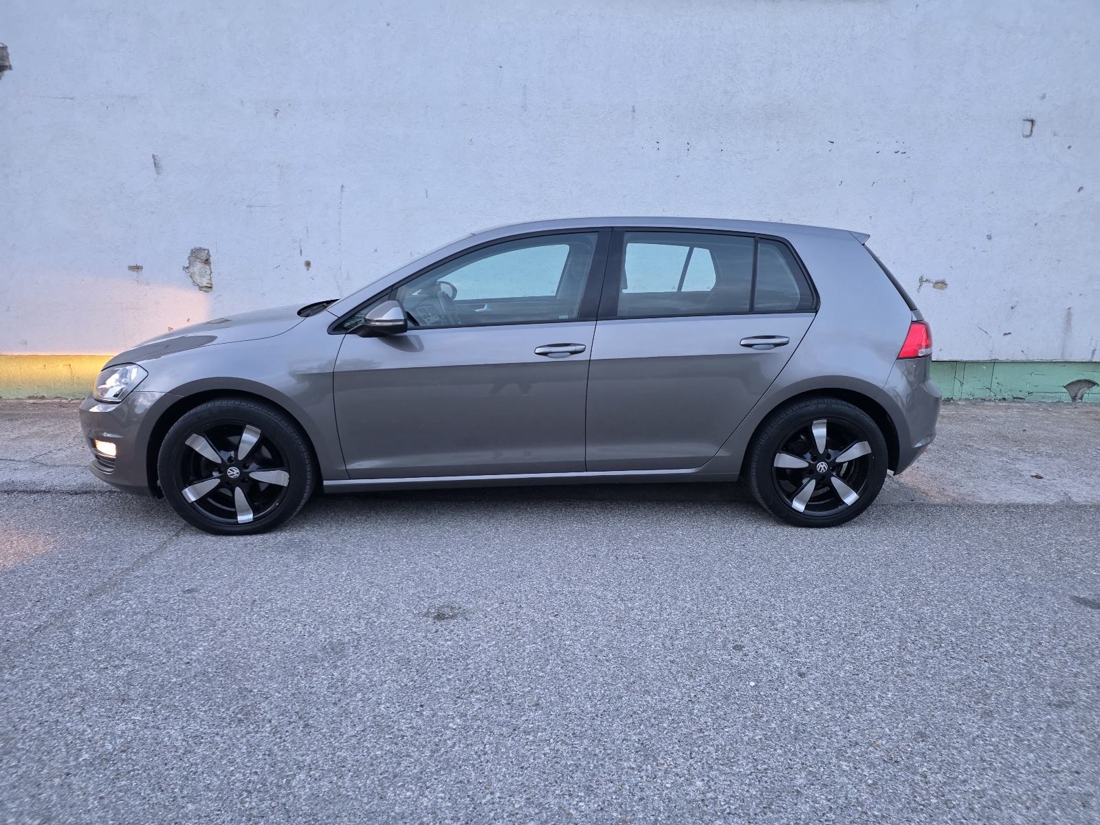 VW Golf 7 1,6 TDI BMT HR AUTO, 1.VLASNIK, SERVISNA KNJIGA., fotografija 4