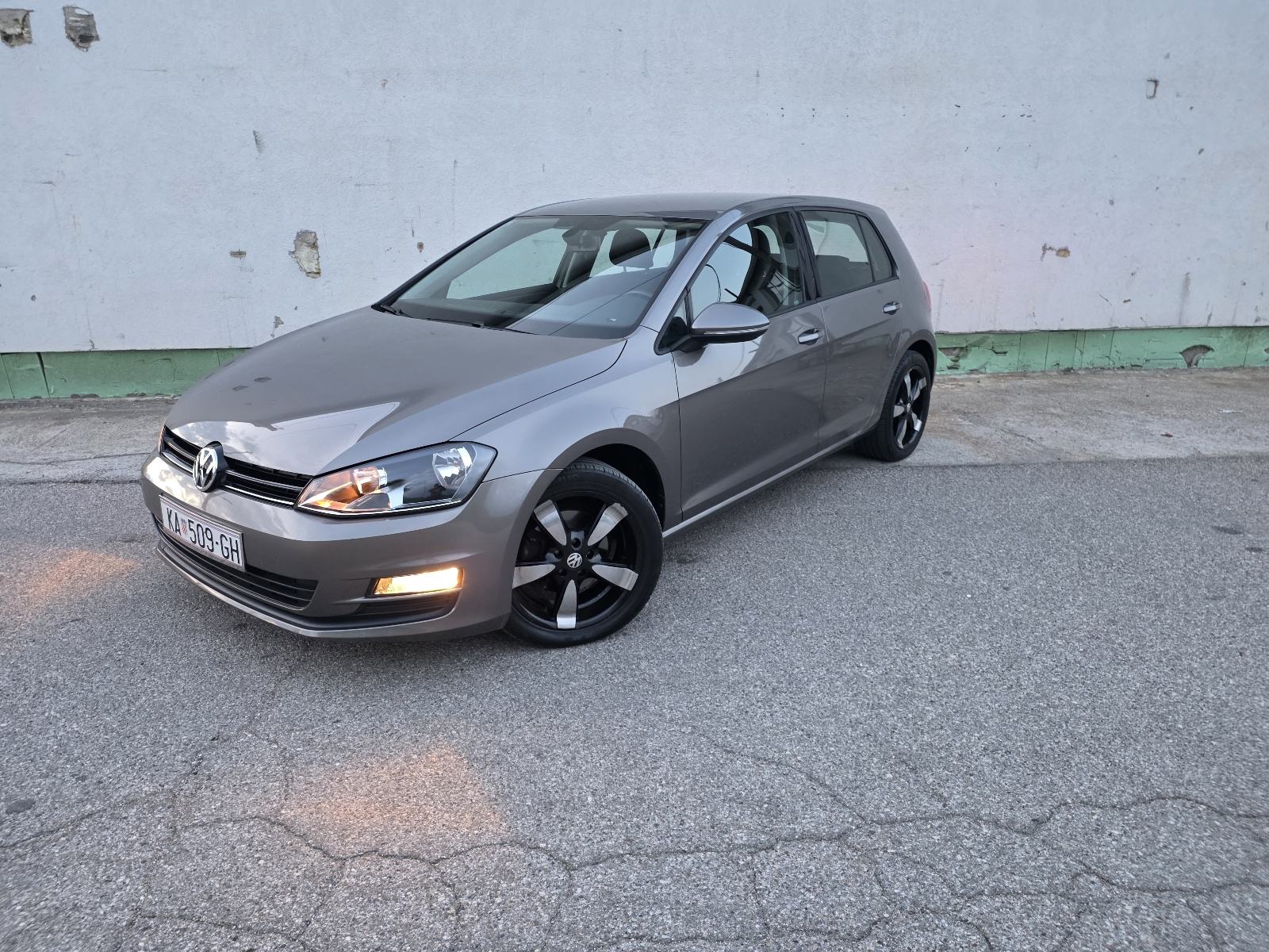 VW Golf 7 1,6 TDI BMT HR AUTO, 1.VLASNIK, SERVISNA KNJIGA., fotografija 2