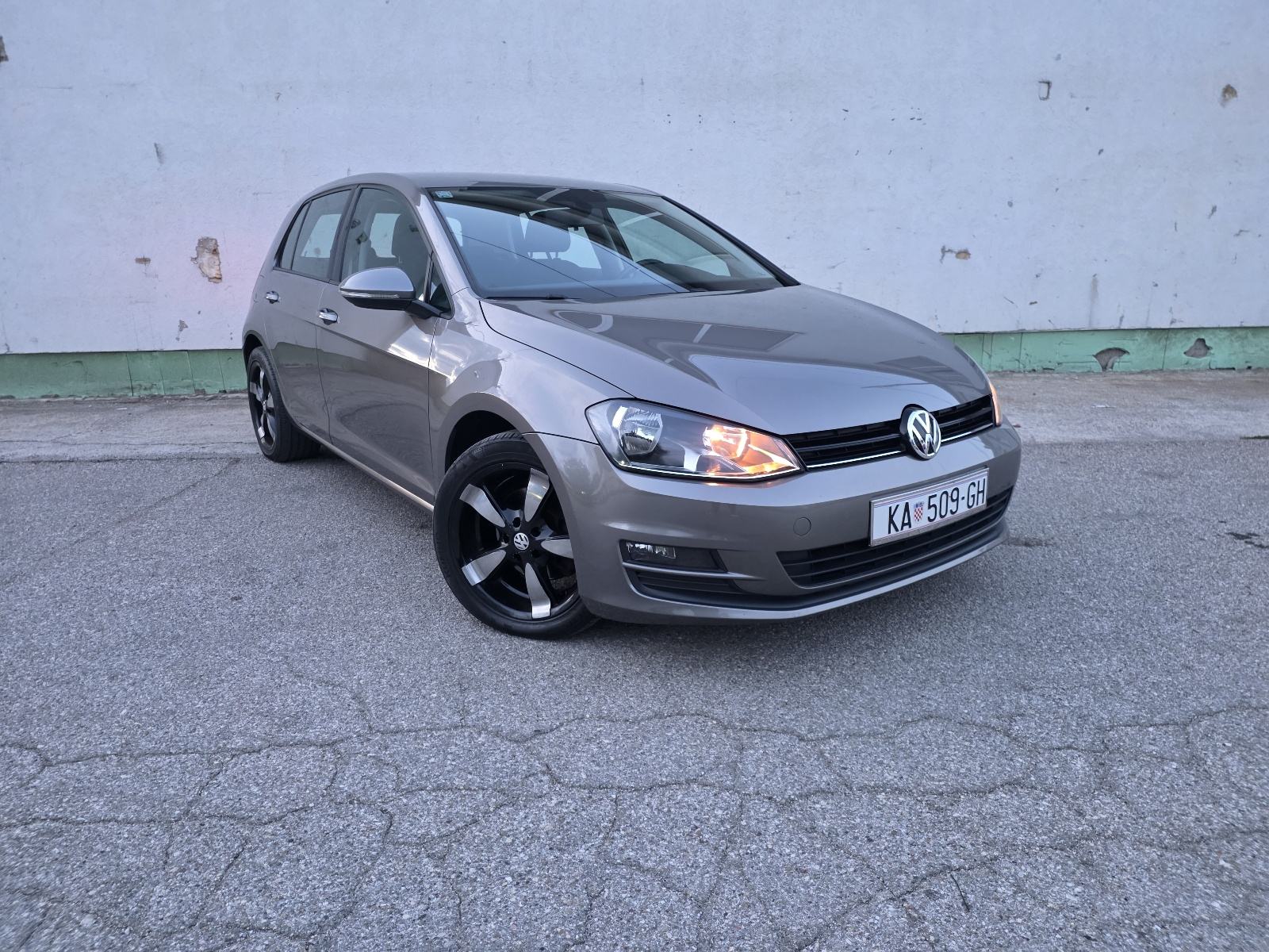 VW Golf 7 1,6 TDI BMT HR AUTO, 1.VLASNIK, SERVISNA KNJIGA., fotografija 7