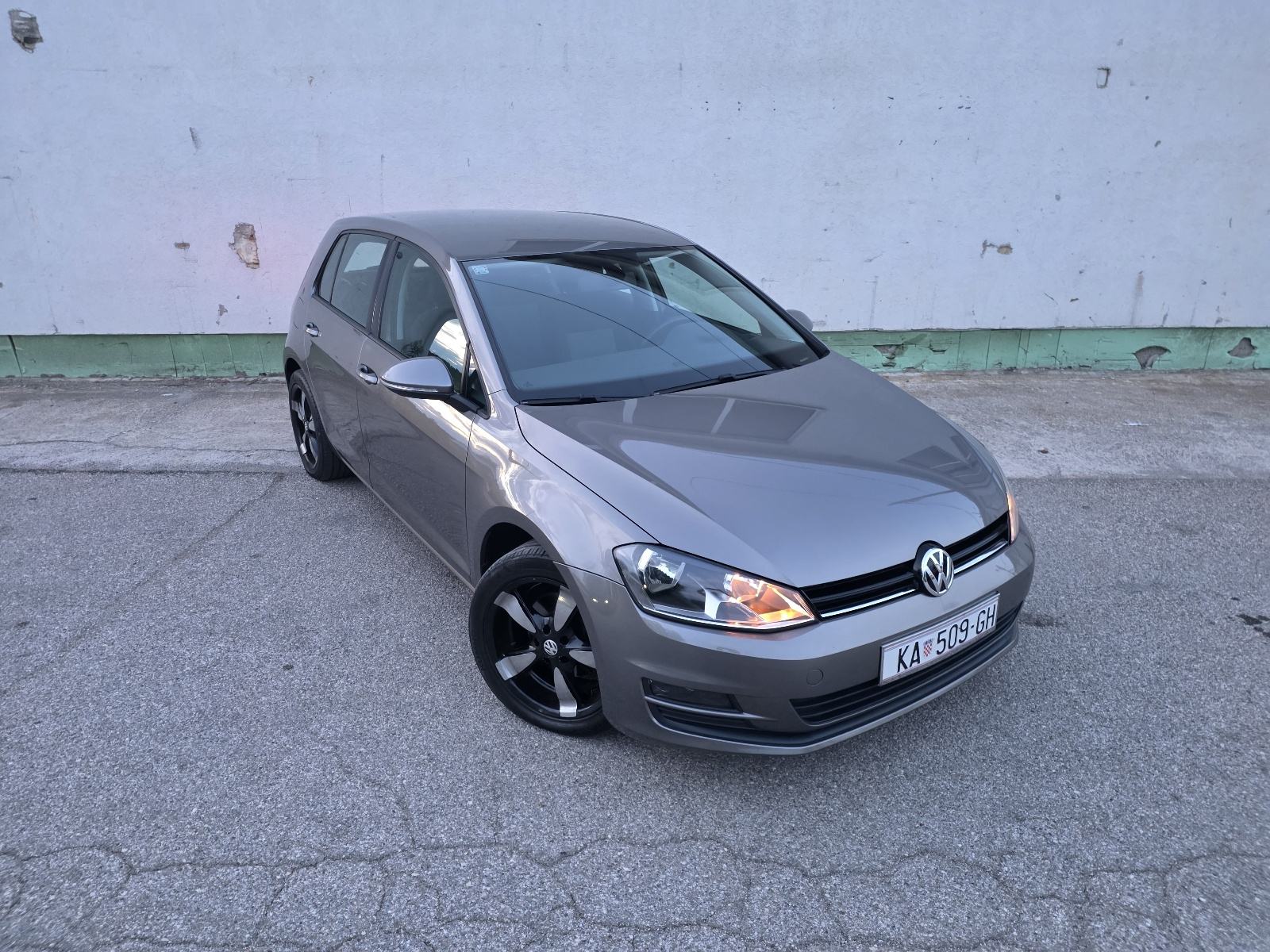 VW Golf 7 1,6 TDI BMT HR AUTO, 1.VLASNIK, SERVISNA KNJIGA., fotografija 8
