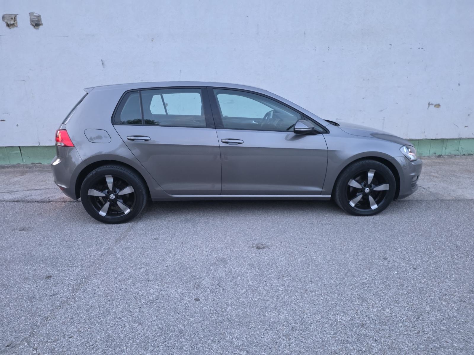 VW Golf 7 1,6 TDI BMT HR AUTO, 1.VLASNIK, SERVISNA KNJIGA., fotografija 9