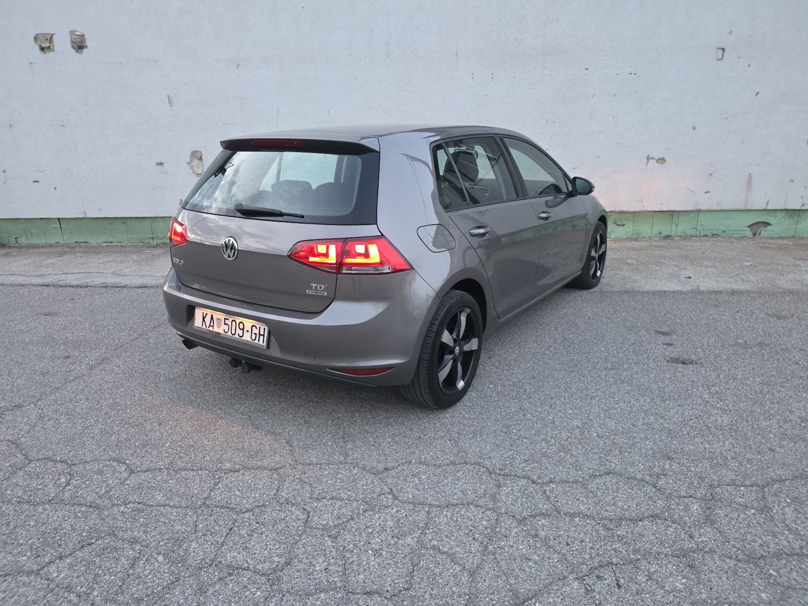 VW Golf 7 1,6 TDI BMT HR AUTO, 1.VLASNIK, SERVISNA KNJIGA., fotografija 10
