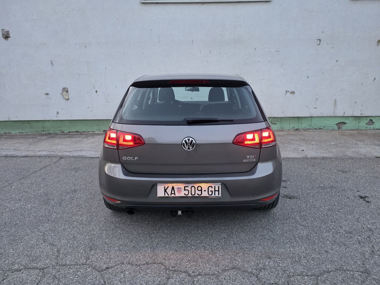 VW Golf 7 1,6 TDI BMT HR AUTO, 1.VLASNIK, SERVISNA KNJIGA., fotografija 12