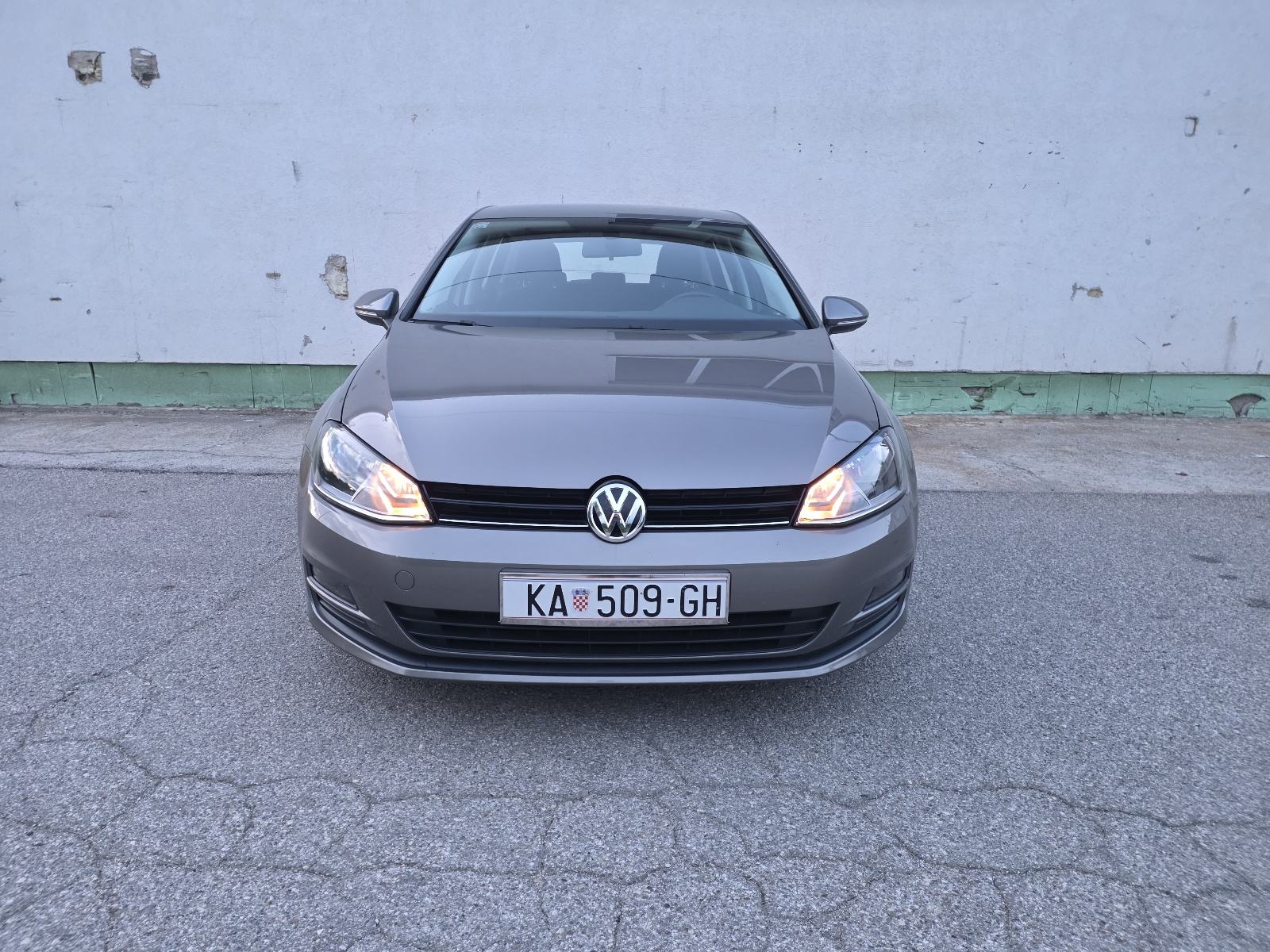 VW Golf 7 1,6 TDI BMT HR AUTO, 1.VLASNIK, SERVISNA KNJIGA., fotografija 5