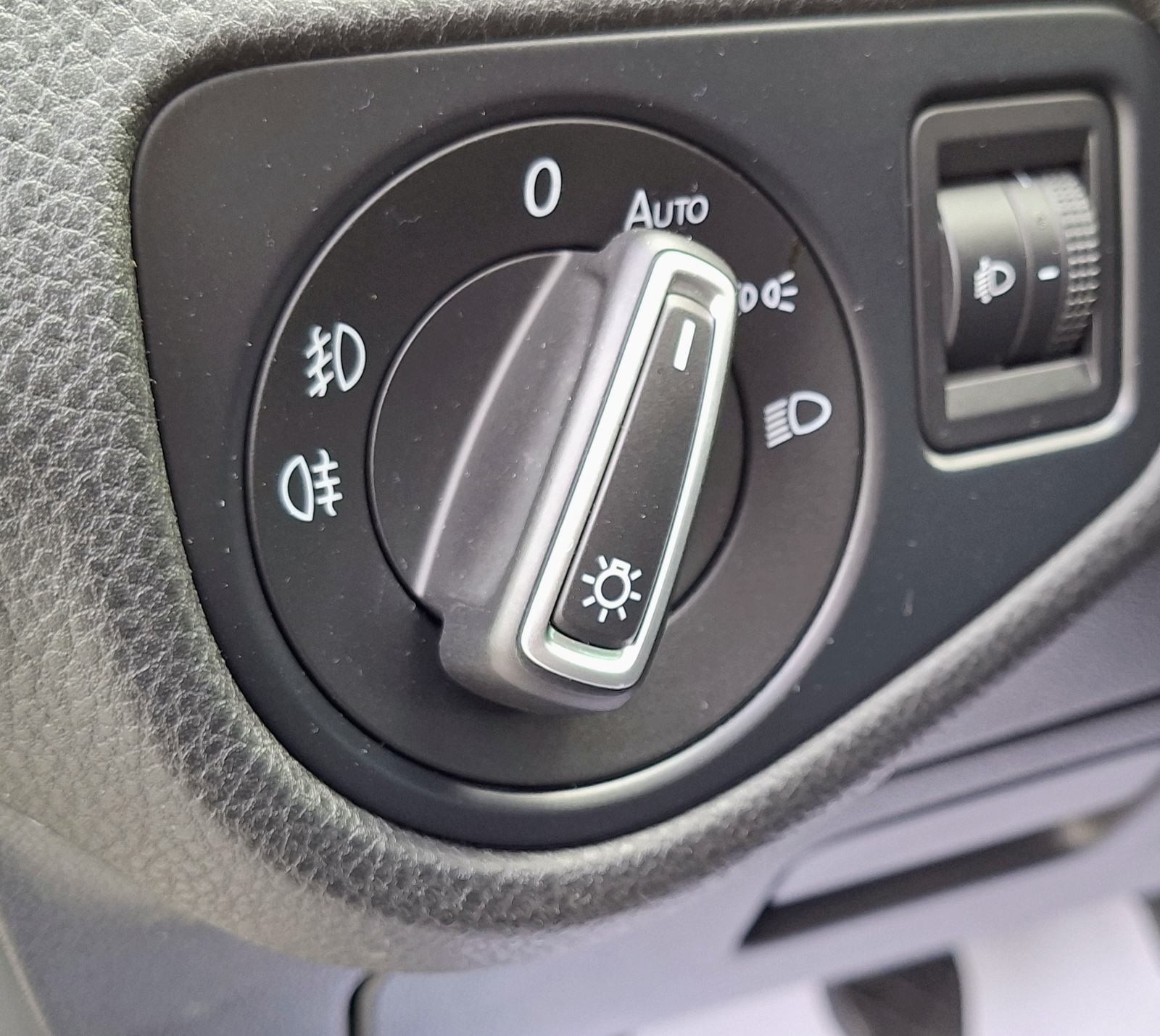VW Golf 7 1,6 TDI BMT LOUNGE servisna knjiga jamstvo 1 god, fotografija 16