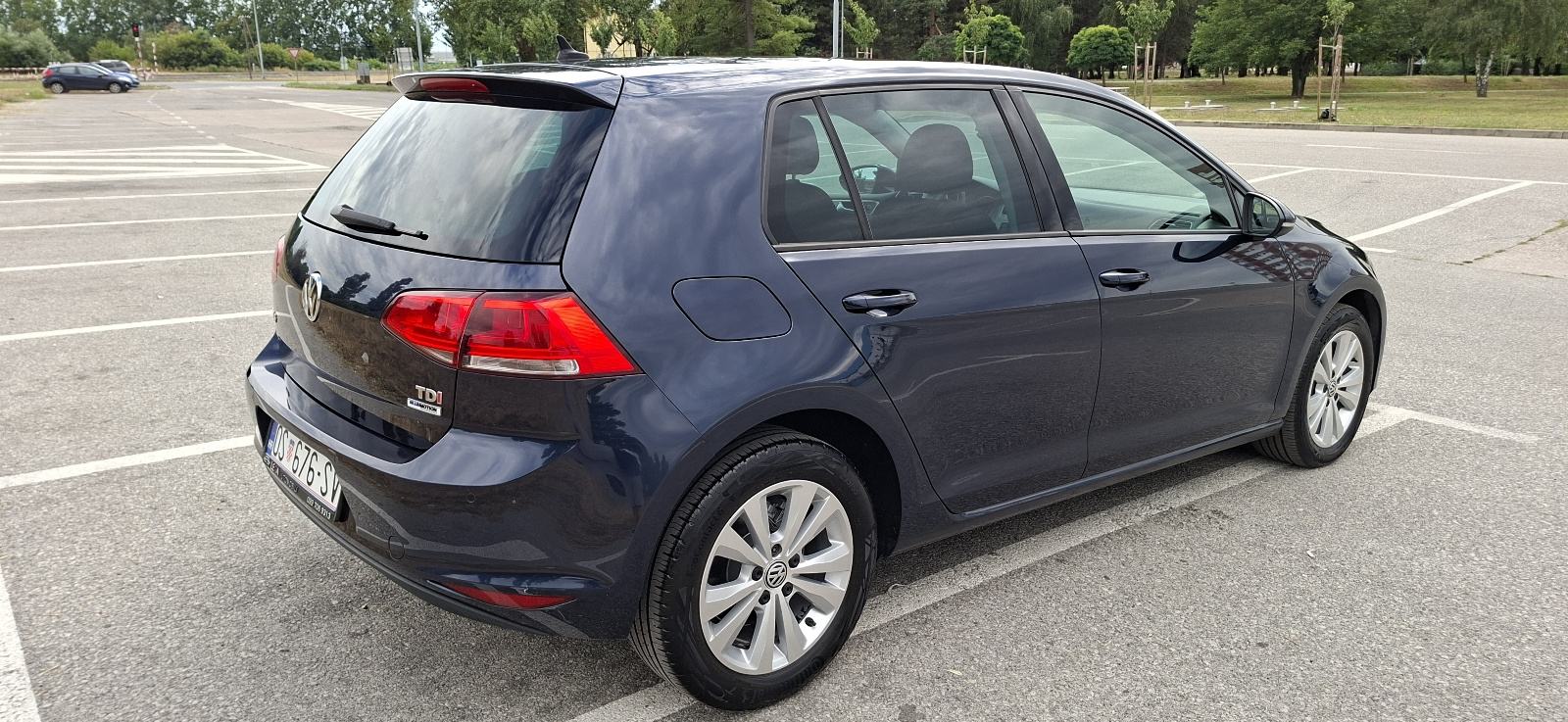 VW Golf 7 1,6 TDI BMT reg:07.mj/2027.Navi, Klima,alu,park.senzori..., fotografija 4