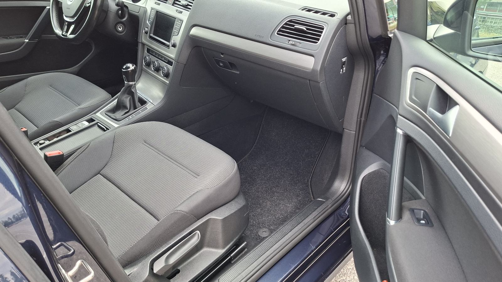 VW Golf 7 1,6 TDI BMT reg:07.mj/2027.Navi, Klima,alu,park.senzori..., fotografija 15