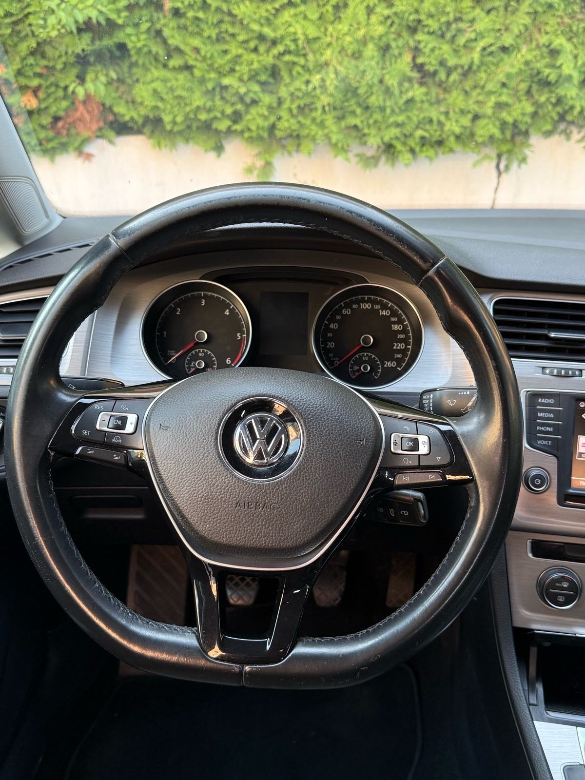 VW Golf 7 1,6 TDI BMT R-Line 40th Anniversary, fotografija 17