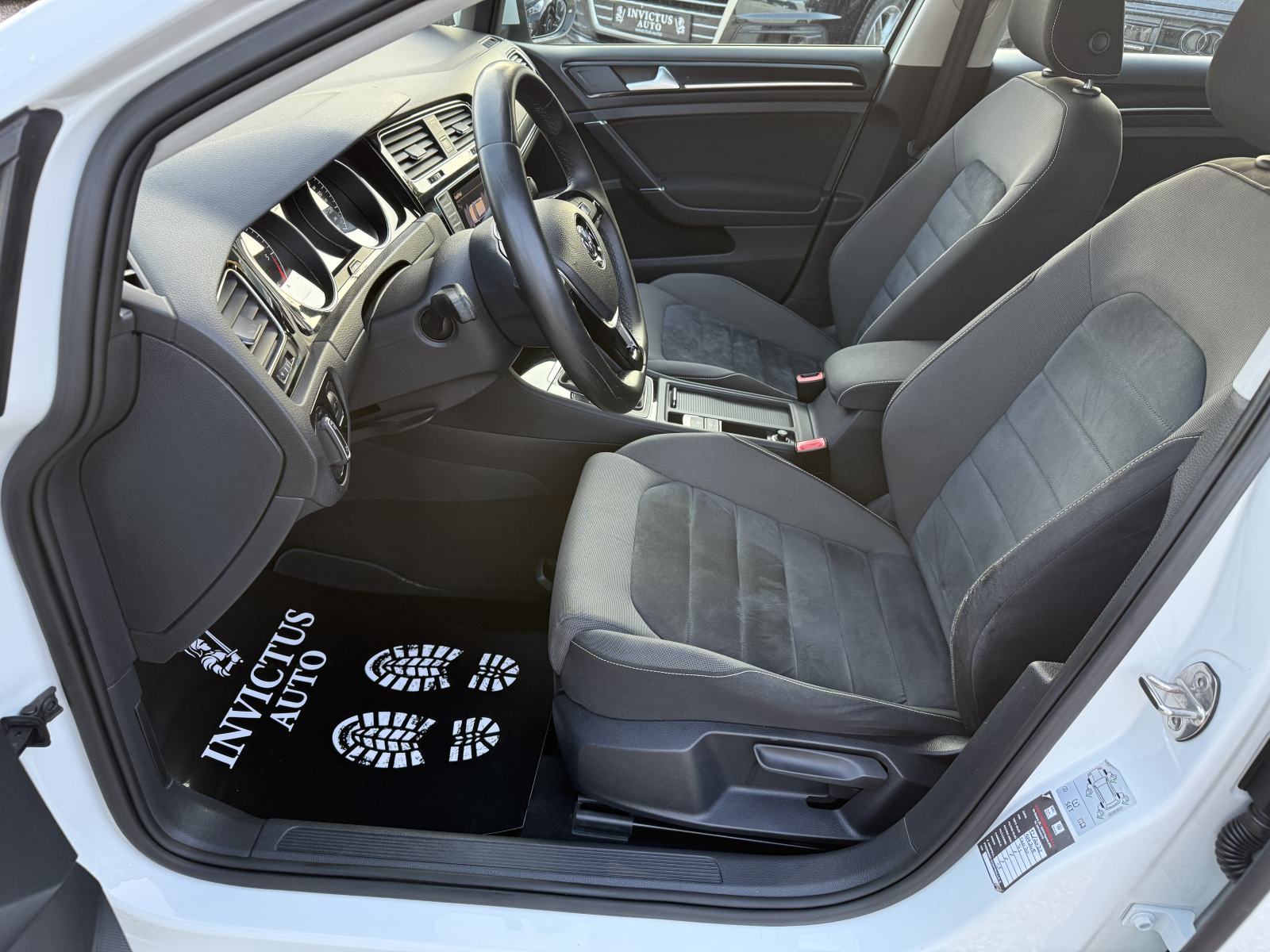 VW GOLF 7 1.6 TDI *HIGHLINE* 2014. Godina - NAVI - ALU - SERVISNA!, fotografija 9