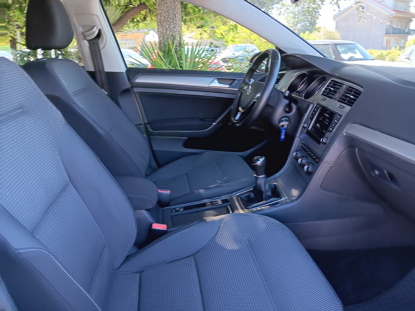 VW Golf 7 1,6 TDI BMT,Velike servis,Reg., fotografija 12