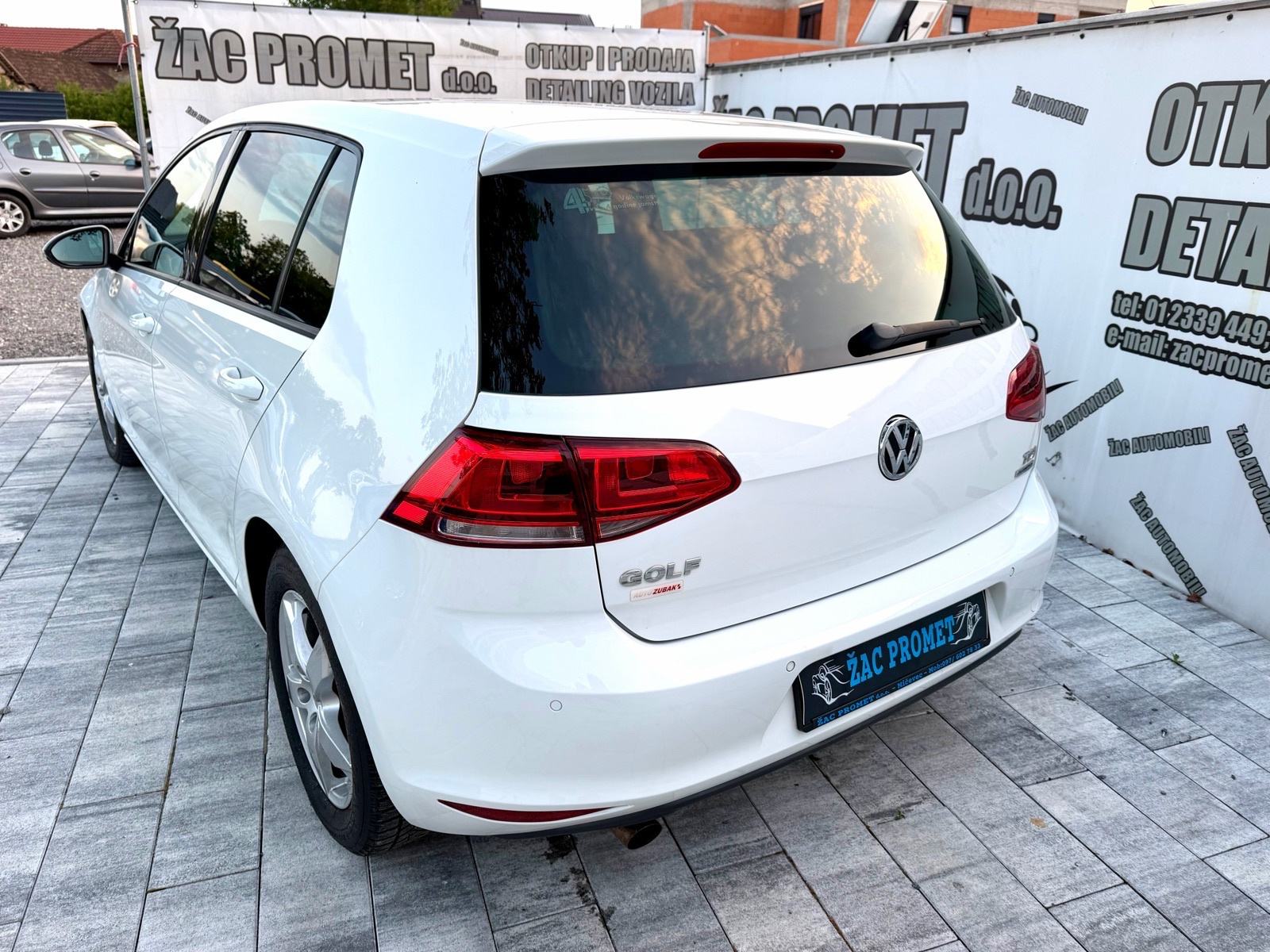 VW Golf 7 1,6 TDI BMT =HR AUTO= REG-1 GOD= KAO NOV=KARTICE-36 RATA, fotografija 5