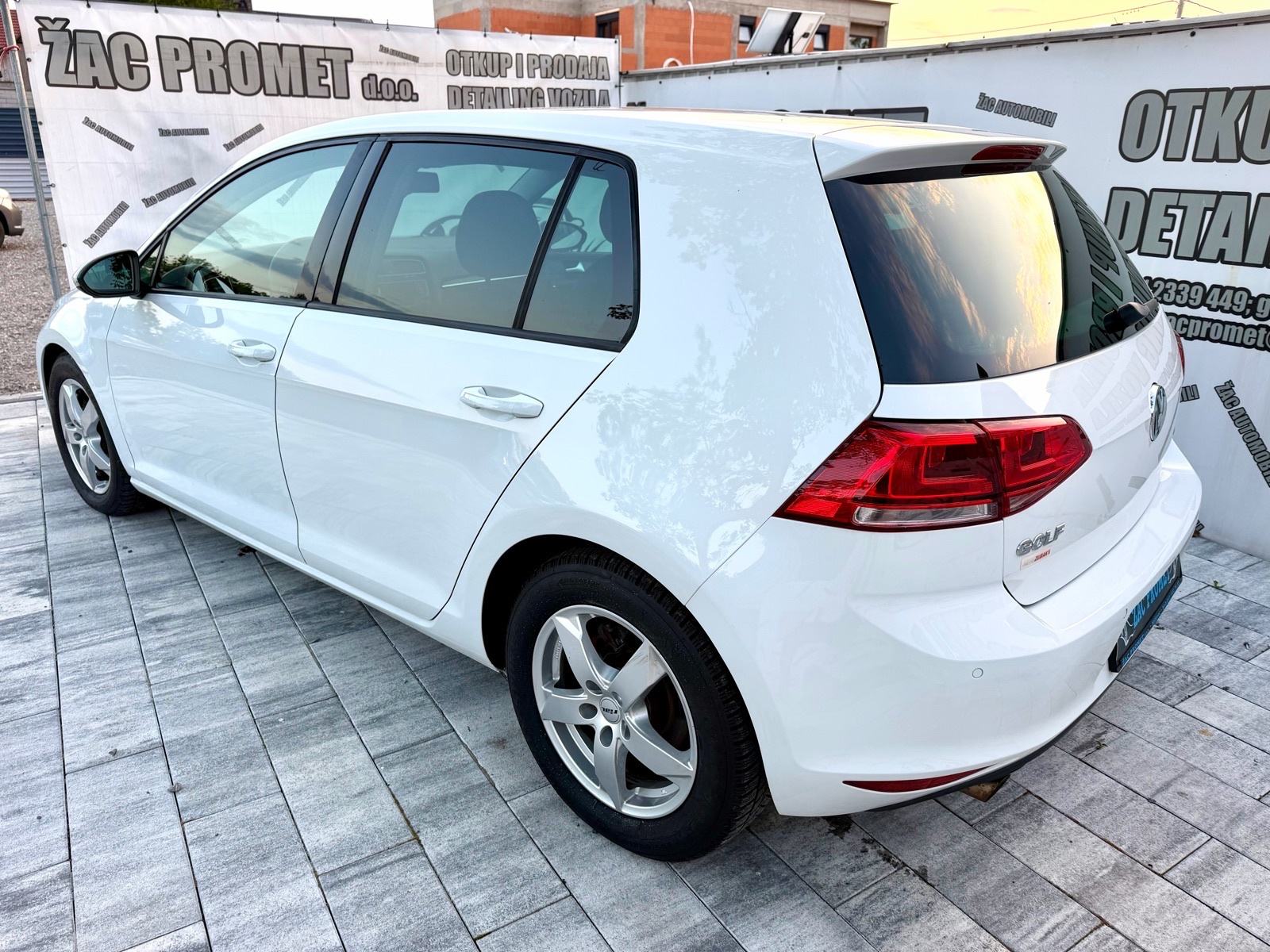 VW Golf 7 1,6 TDI BMT =HR AUTO= REG-1 GOD= KAO NOV=KARTICE-36 RATA, fotografija 6