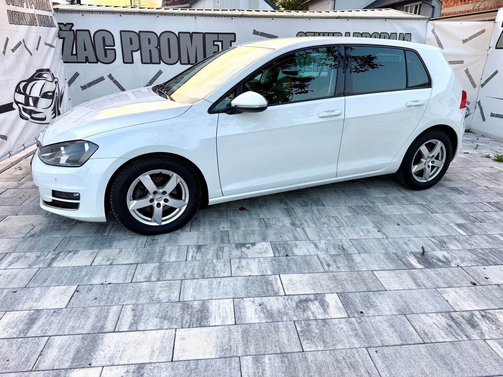 VW Golf 7 1,6 TDI BMT =HR AUTO= REG-1 GOD= KAO NOV=KARTICE-36 RATA, fotografija 8