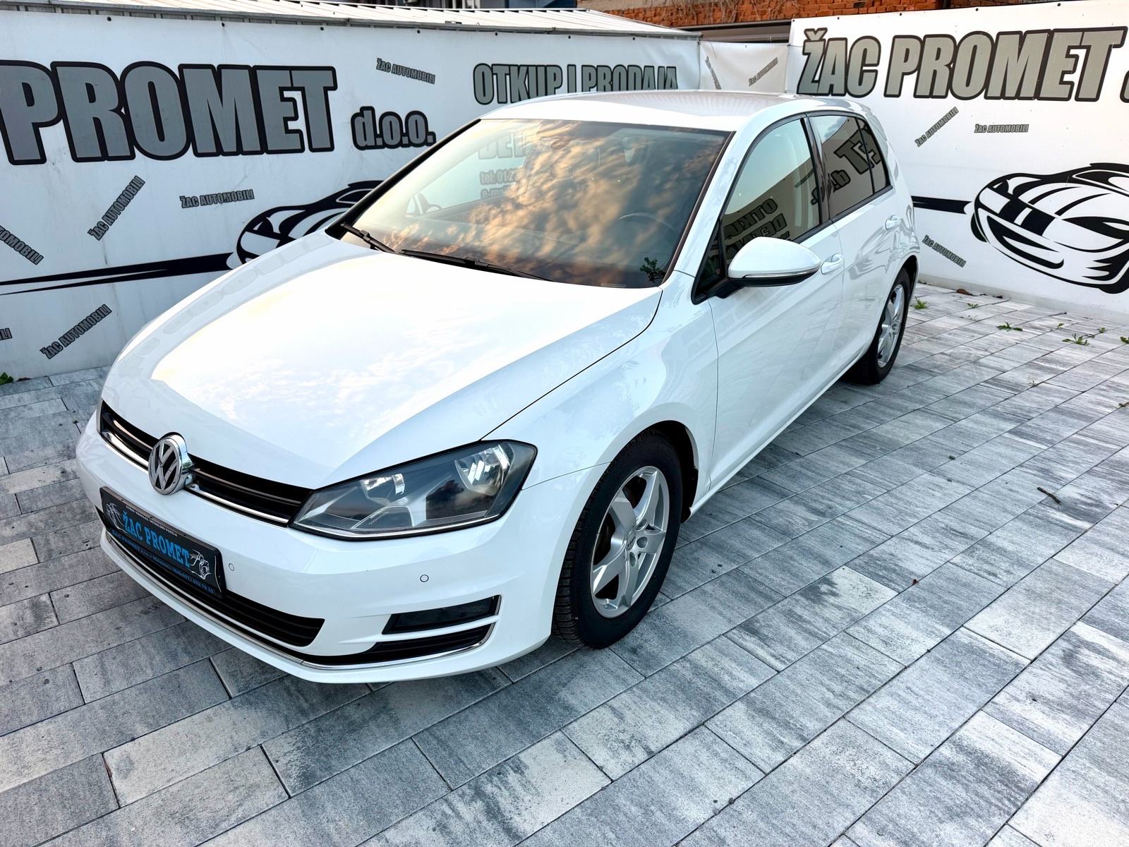 VW Golf 7 1,6 TDI BMT =HR AUTO= REG-1 GOD= KAO NOV=KARTICE-36 RATA, fotografija 9