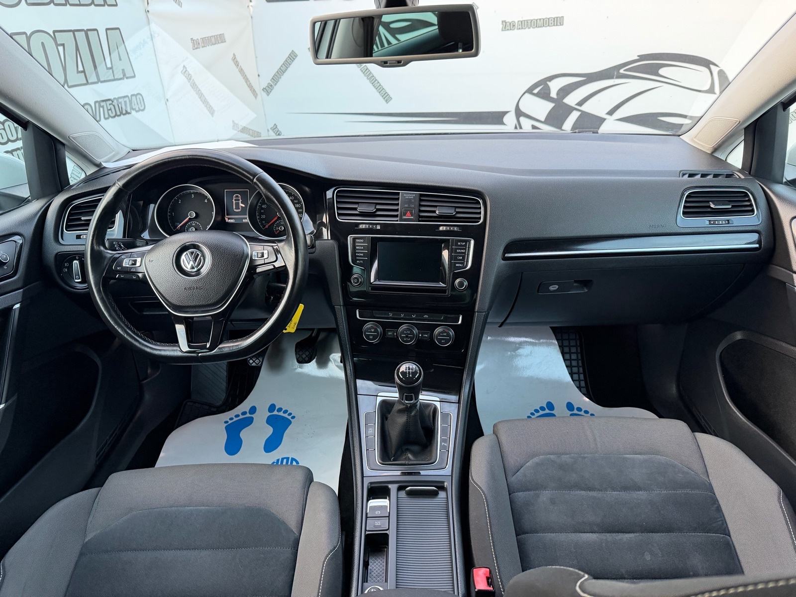 VW Golf 7 1,6 TDI BMT =HR AUTO= REG-1 GOD= KAO NOV=KARTICE-36 RATA, fotografija 17