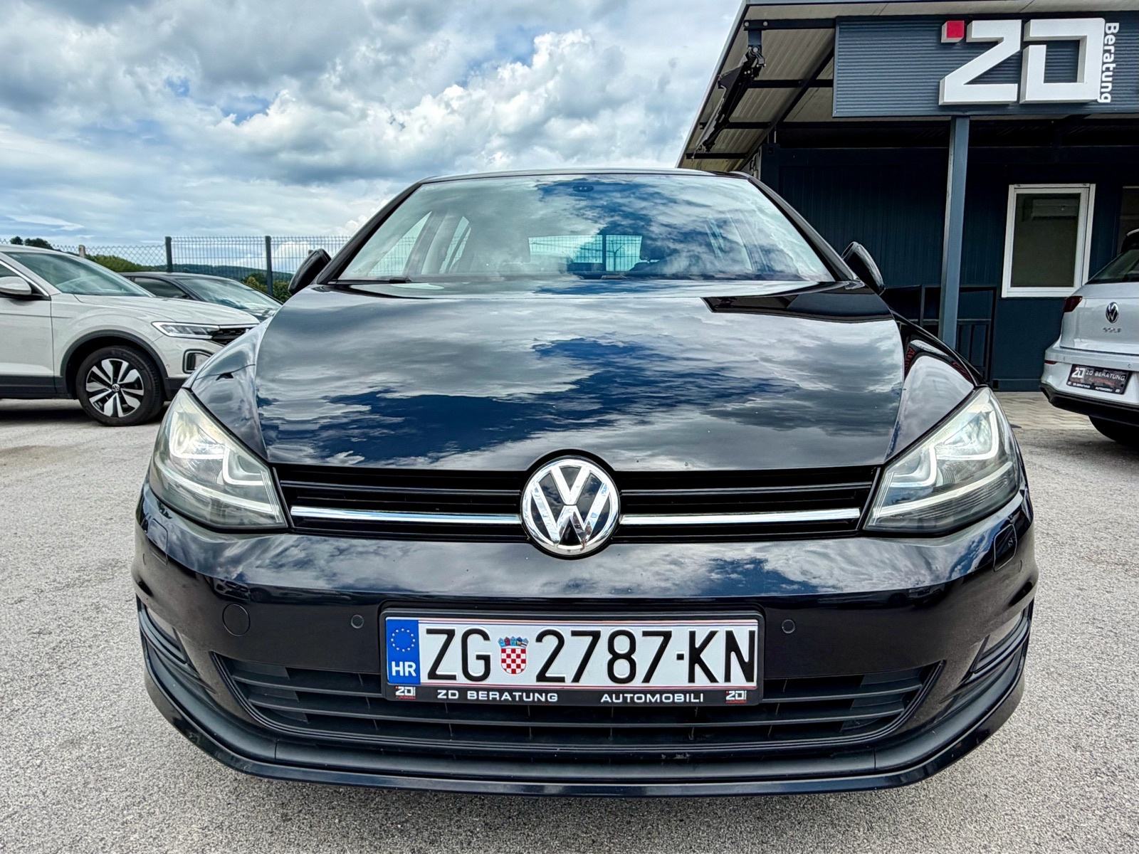 VW Golf 7 1,6 TDI BMT *V.Servis!* BiXenon Navi REG Masaža R17 Servisna, fotografija 3