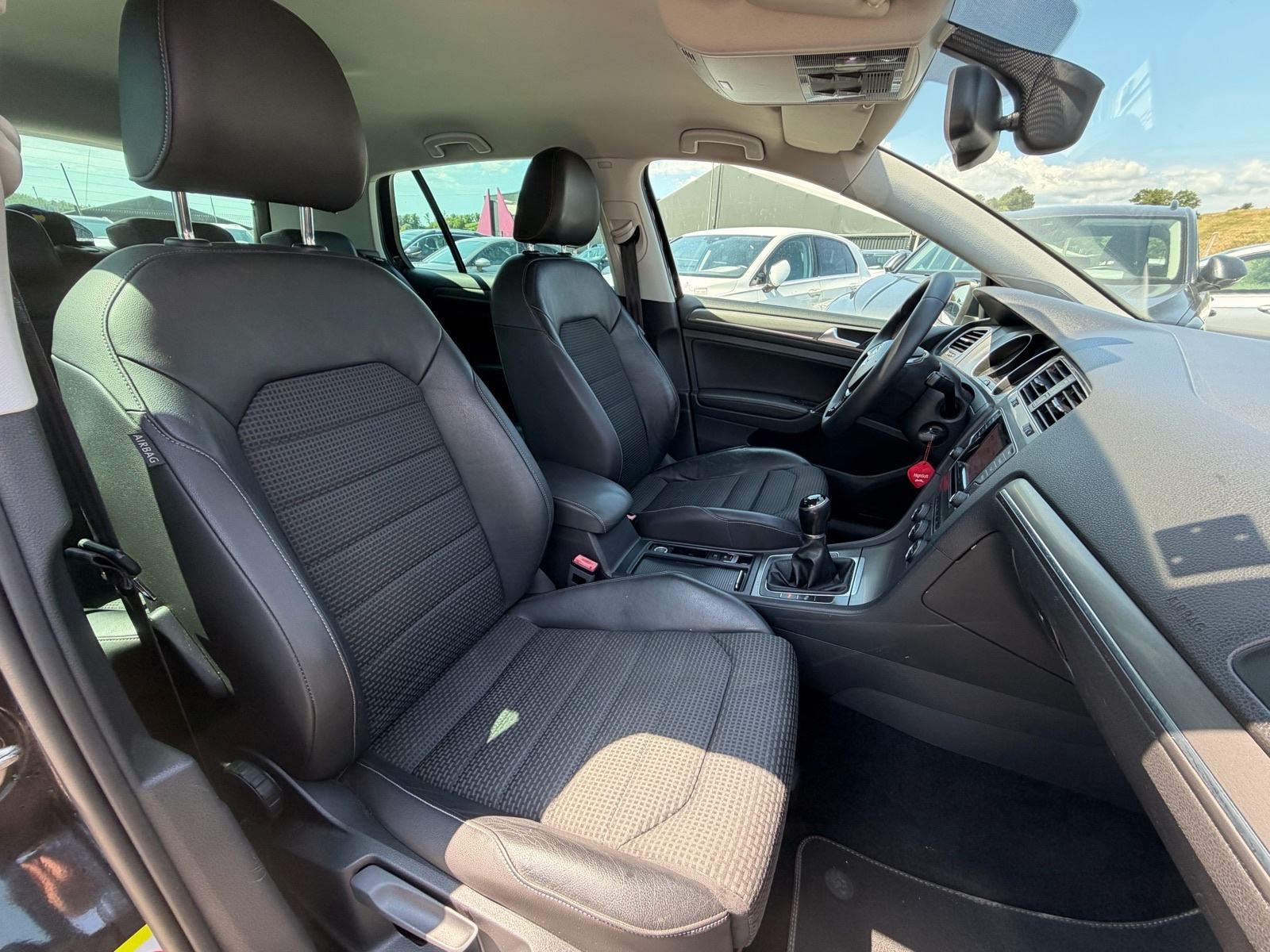 VW Golf 7 1,6 TDI BMT *V.Servis!* BiXenon Navi REG Masaža R17 Servisna, fotografija 13
