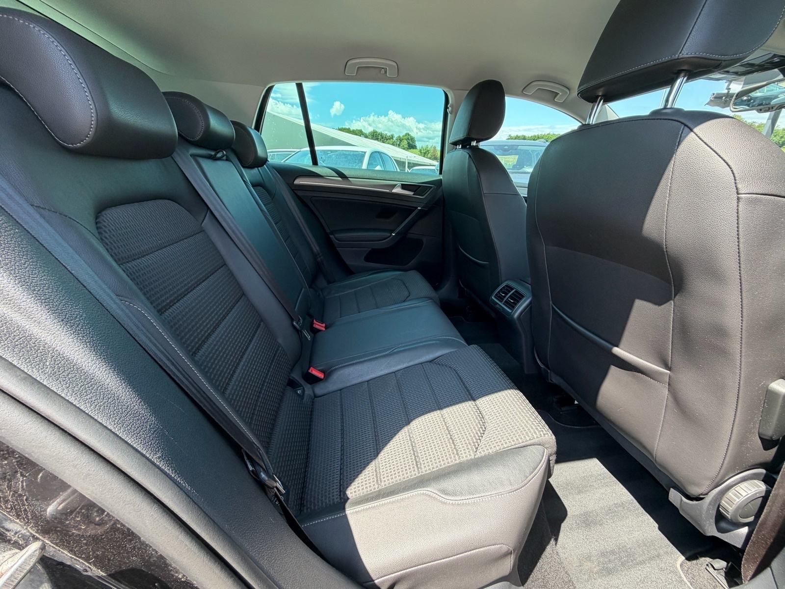 VW Golf 7 1,6 TDI BMT *V.Servis!* BiXenon Navi REG Masaža R17 Servisna, fotografija 15