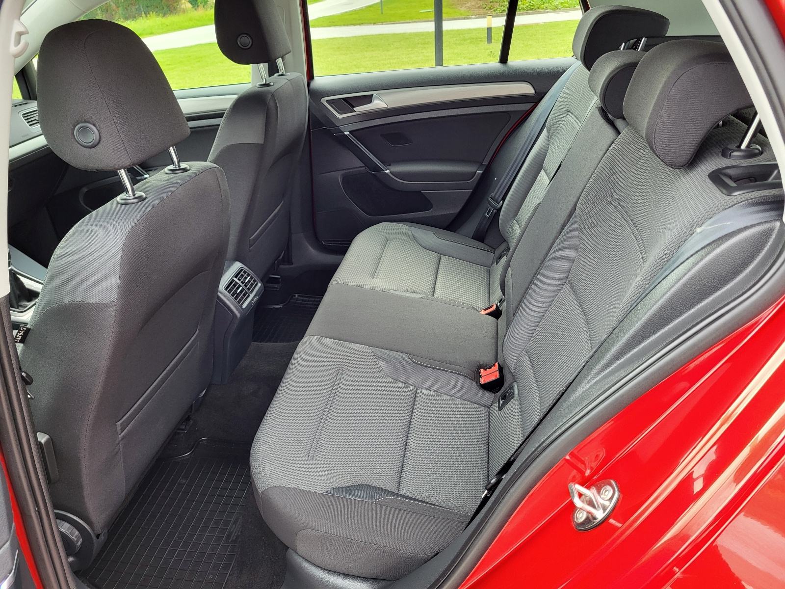 VW Golf 7 1.6 TDI COMFORTLINE,146.000km,VELIKI SERVIS,MOGUČ.KREDITA, fotografija 15