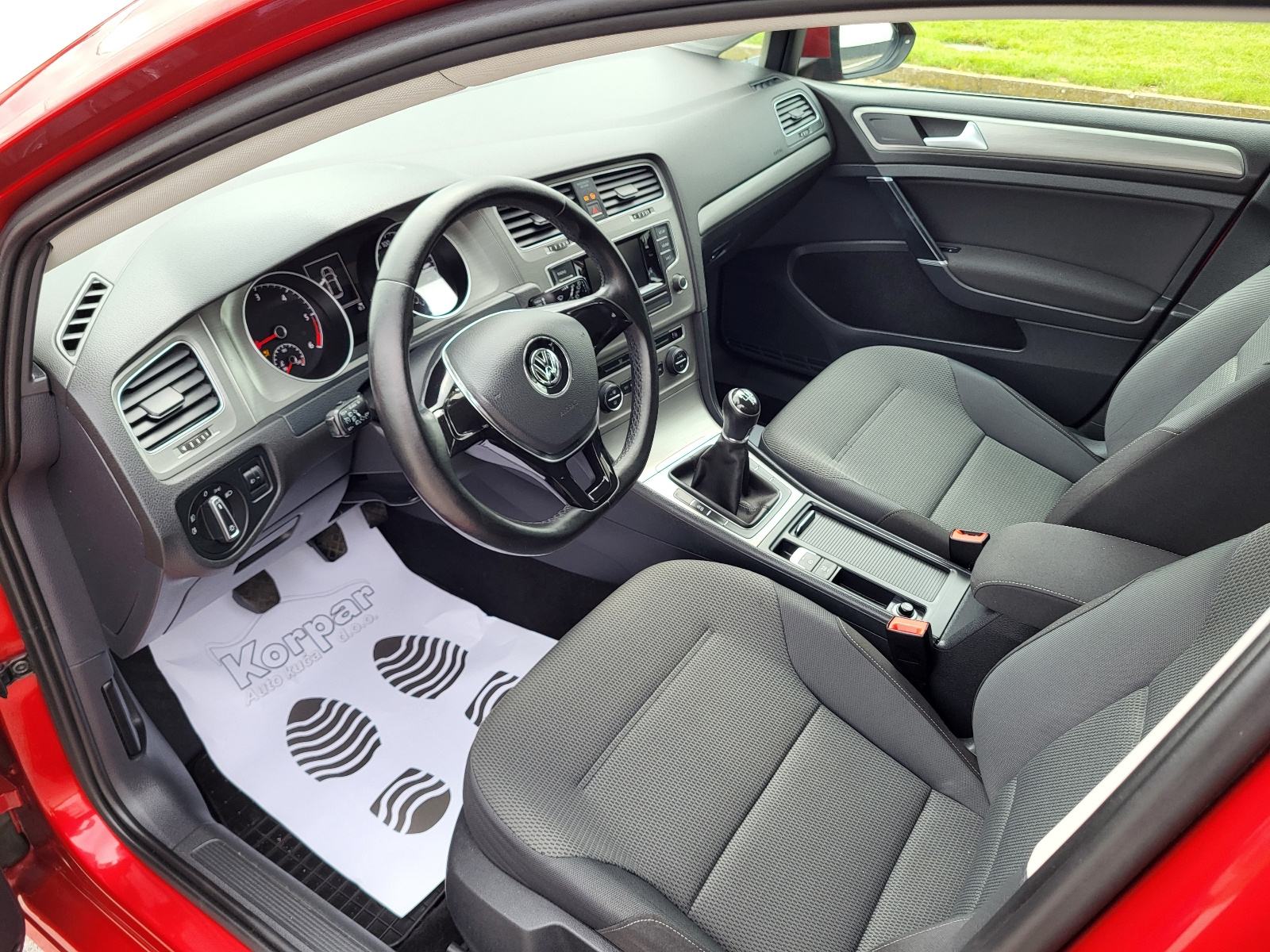 VW Golf 7 1.6 TDI COMFORTLINE,146.000km,VELIKI SERVIS,MOGUČ.KREDITA, fotografija 9
