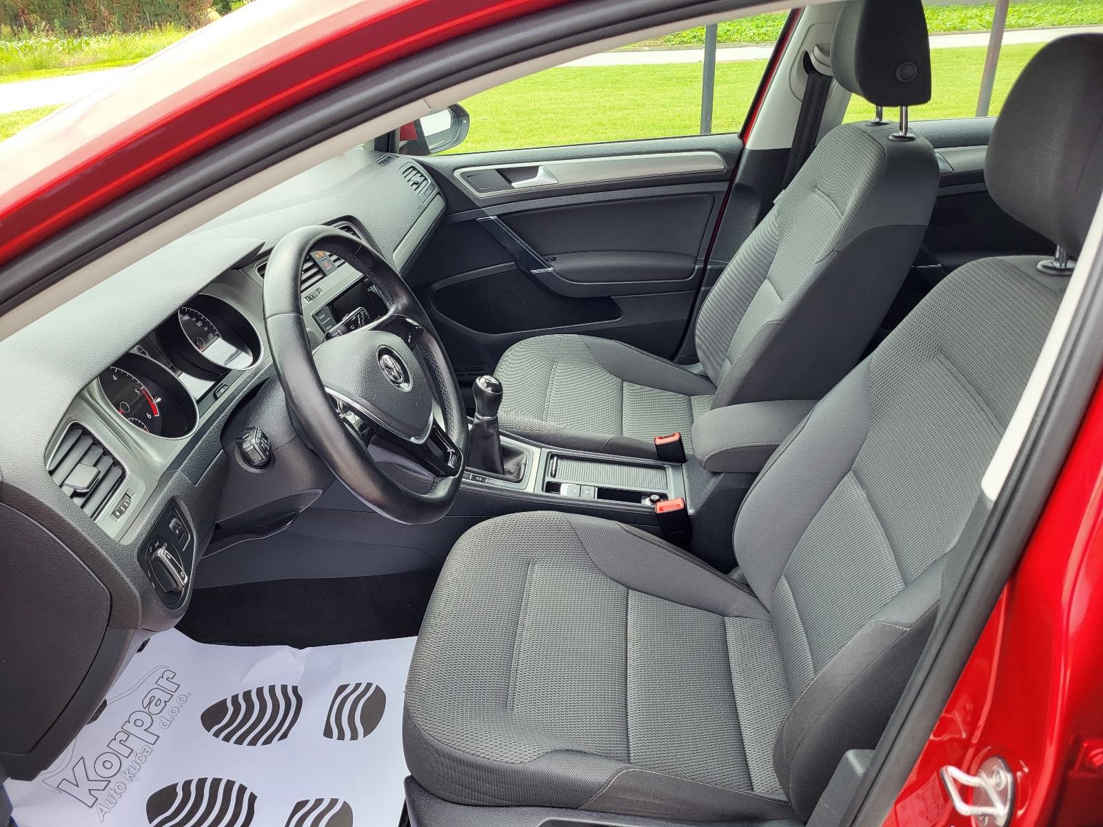 VW Golf 7 1.6 TDI COMFORTLINE,146.000km,VELIKI SERVIS,MOGUČ.KREDITA, fotografija 10
