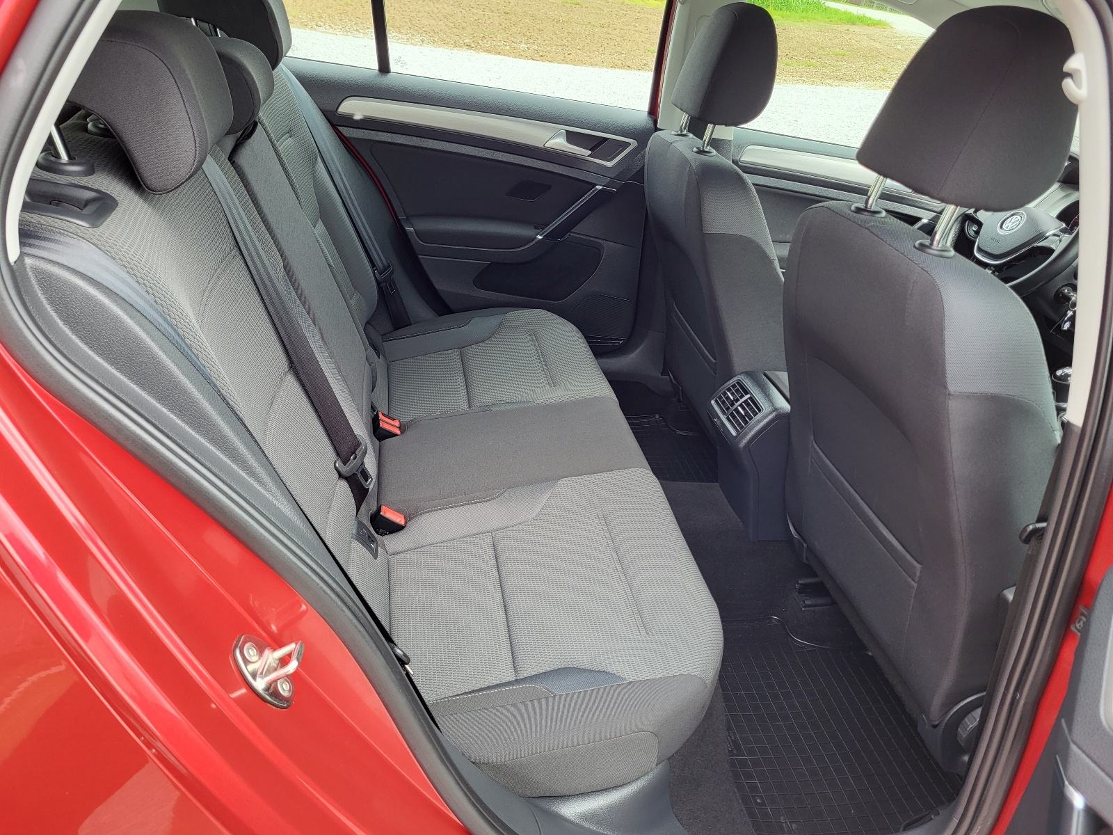 VW Golf 7 1.6 TDI COMFORTLINE,146.000km,VELIKI SERVIS,MOGUČ.KREDITA, fotografija 16