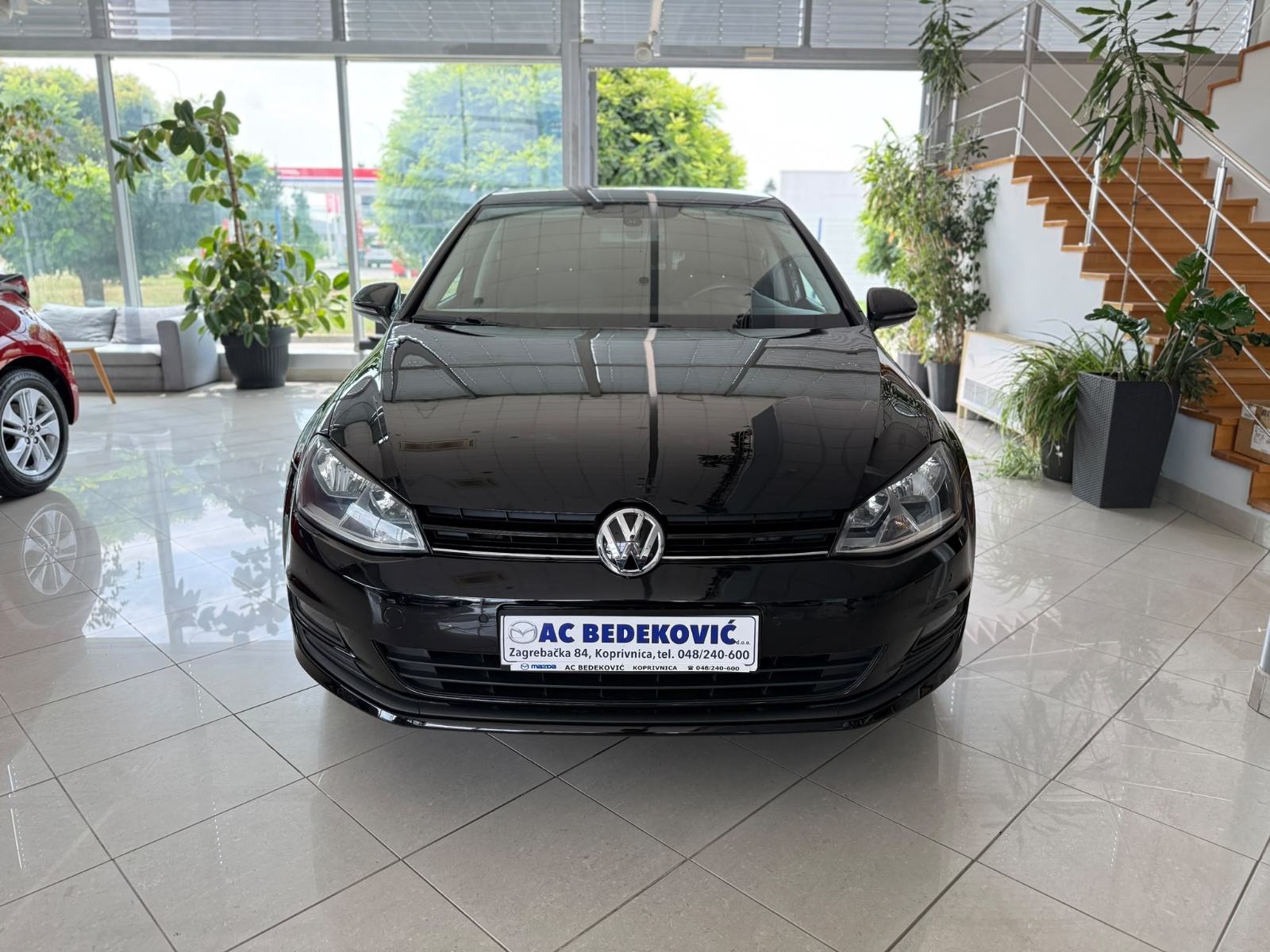 VW Golf 7 1,6 TDI COMFORTLINE BMT PARKIRNI ALU, fotografija 2