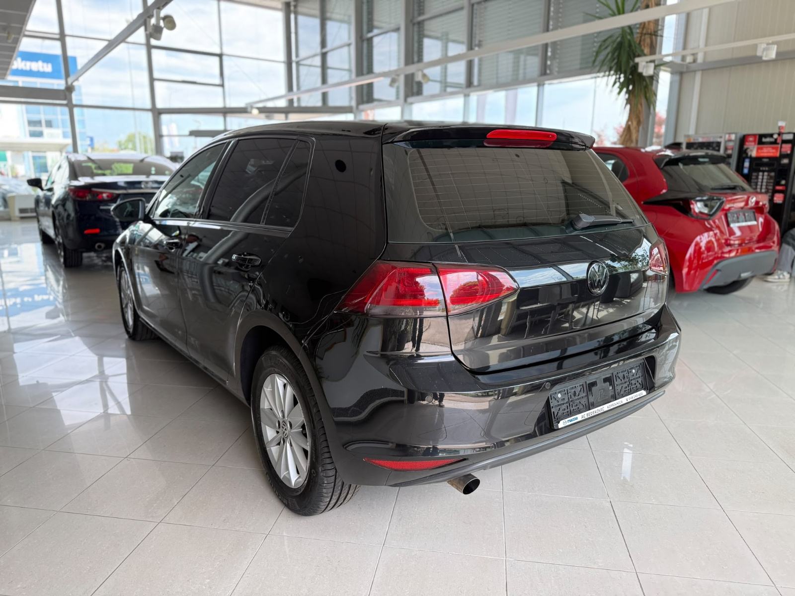VW Golf 7 1,6 TDI COMFORTLINE BMT PARKIRNI ALU, fotografija 5