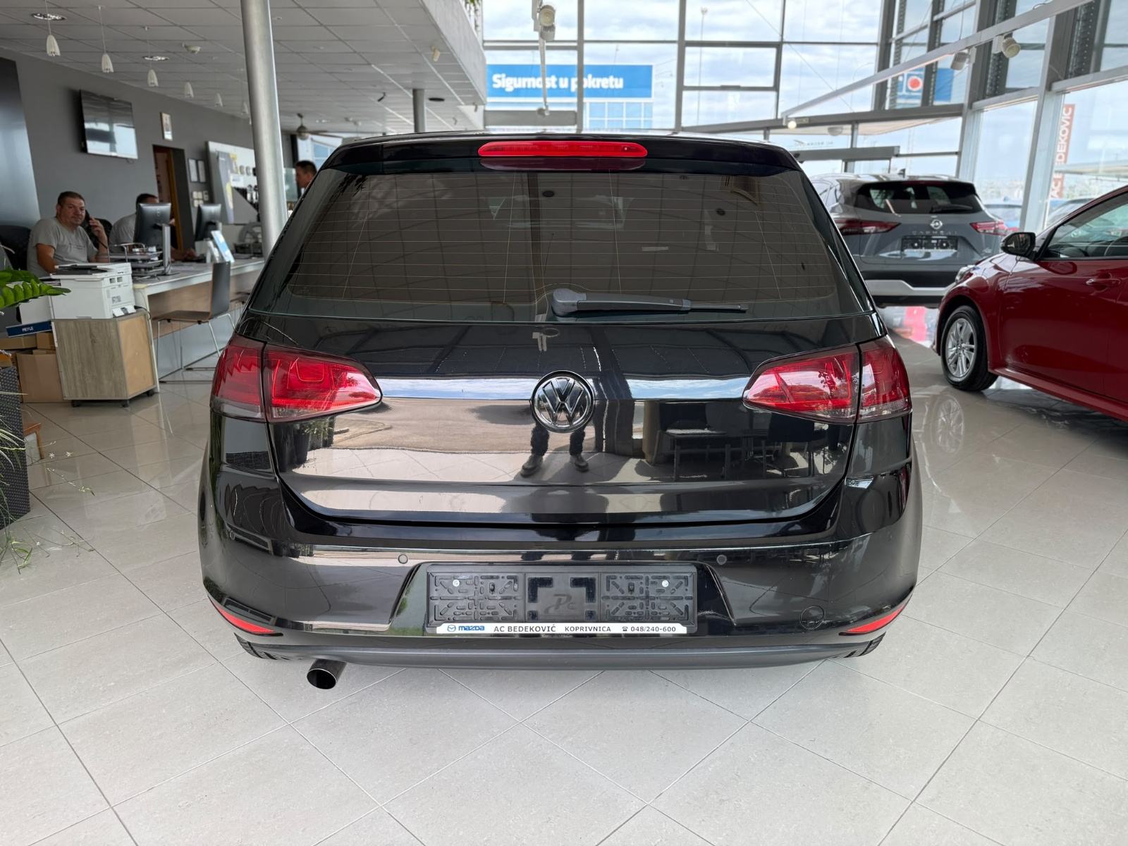 VW Golf 7 1,6 TDI COMFORTLINE BMT PARKIRNI ALU, fotografija 6