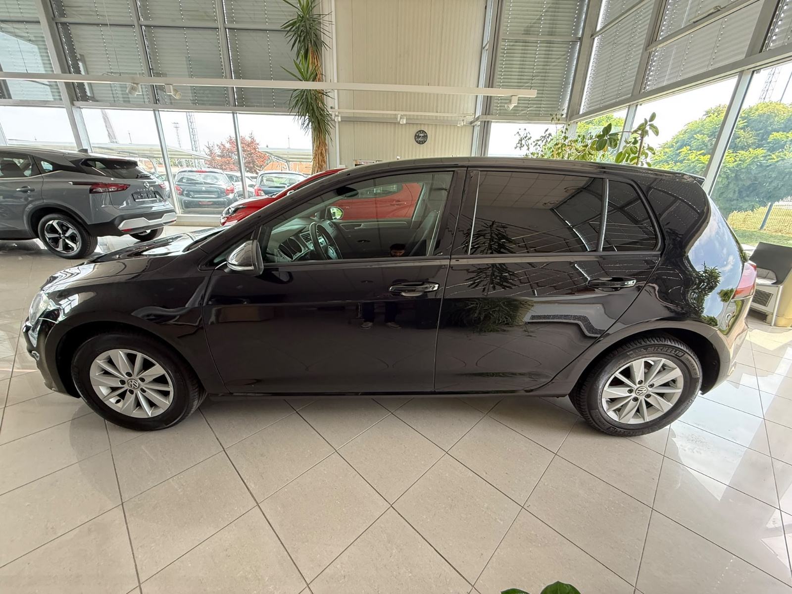 VW Golf 7 1,6 TDI COMFORTLINE BMT PARKIRNI ALU, fotografija 4