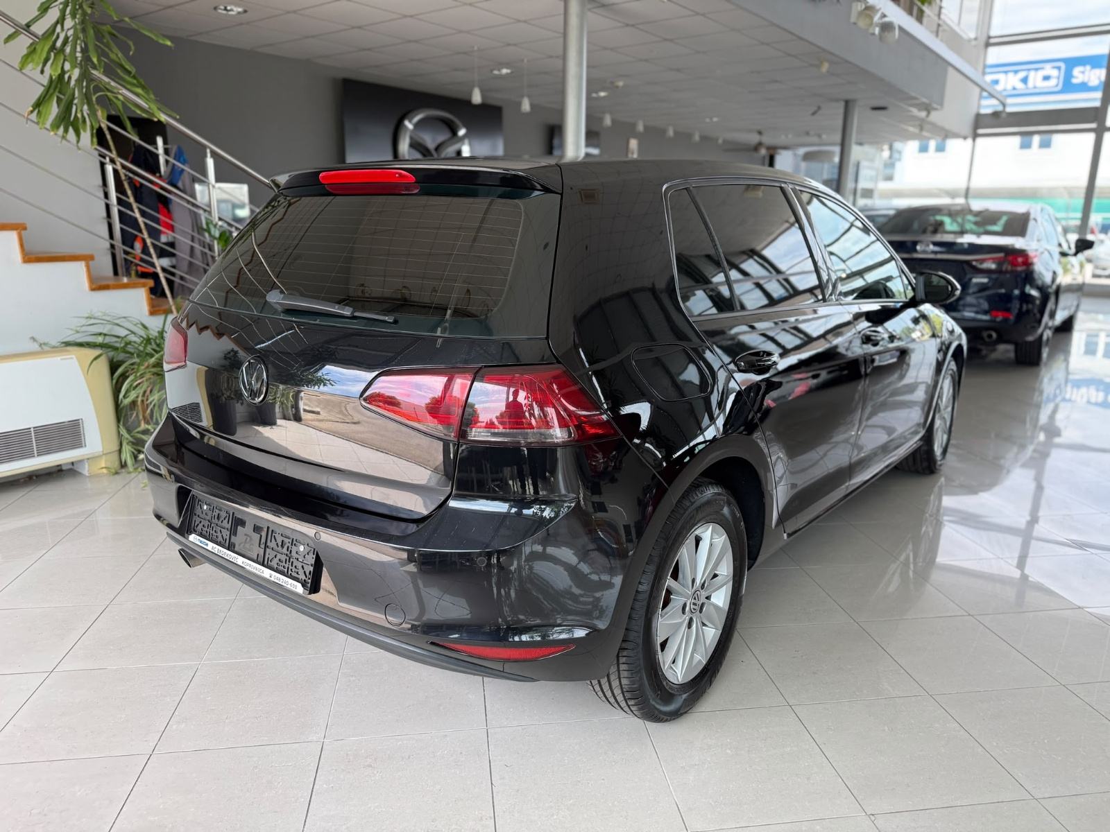 VW Golf 7 1,6 TDI COMFORTLINE BMT PARKIRNI ALU, fotografija 7