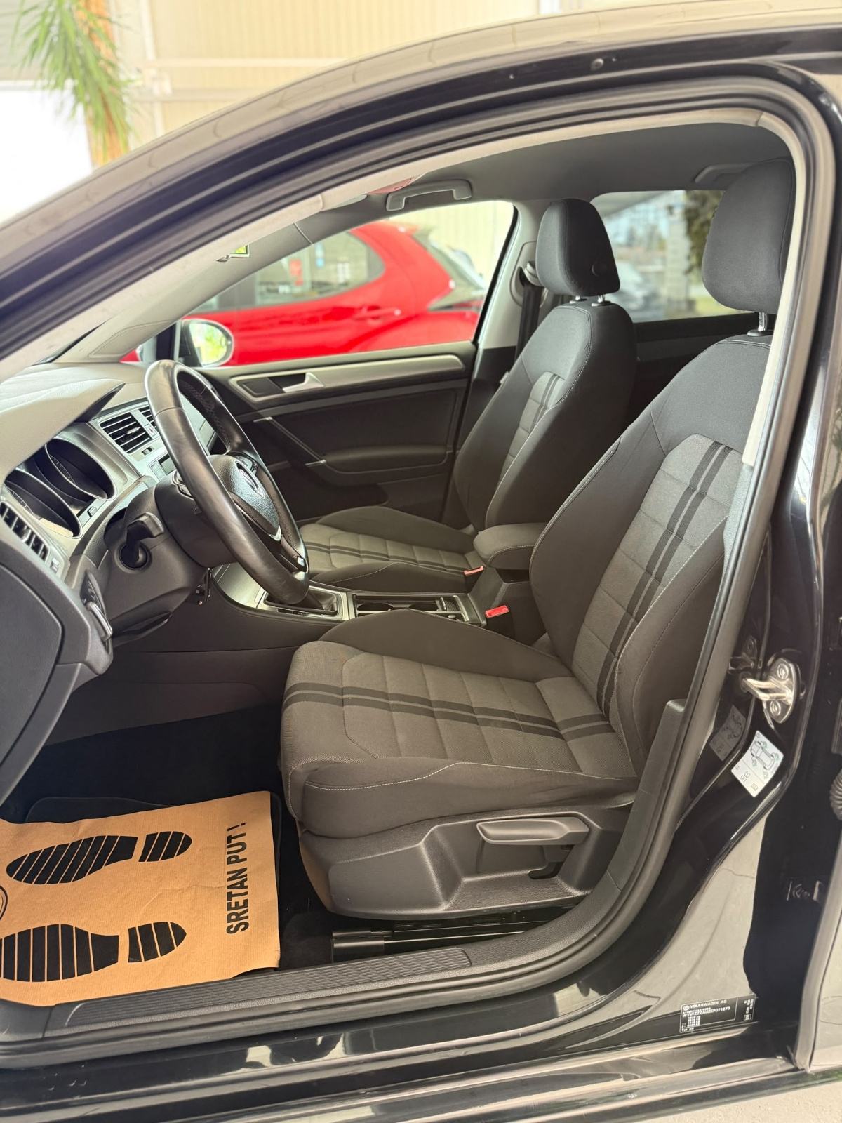 VW Golf 7 1,6 TDI COMFORTLINE BMT PARKIRNI ALU, fotografija 11
