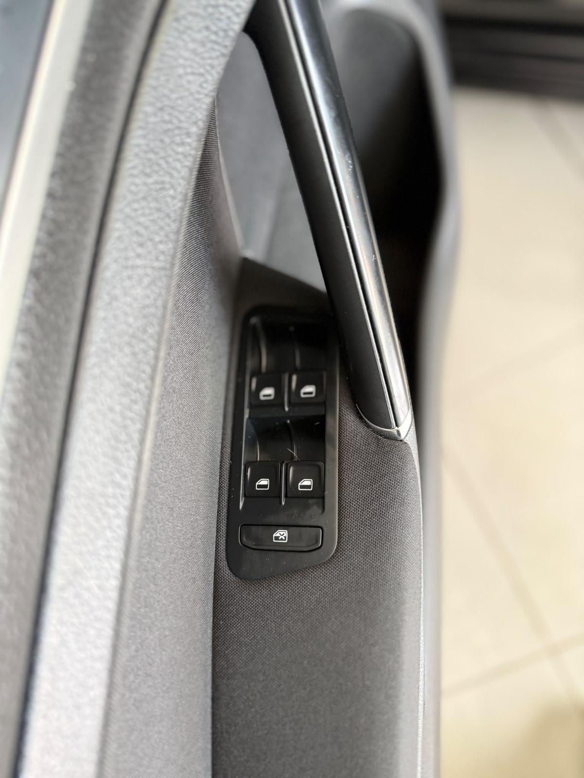 VW Golf 7 1,6 TDI COMFORTLINE BMT PARKIRNI ALU, fotografija 15